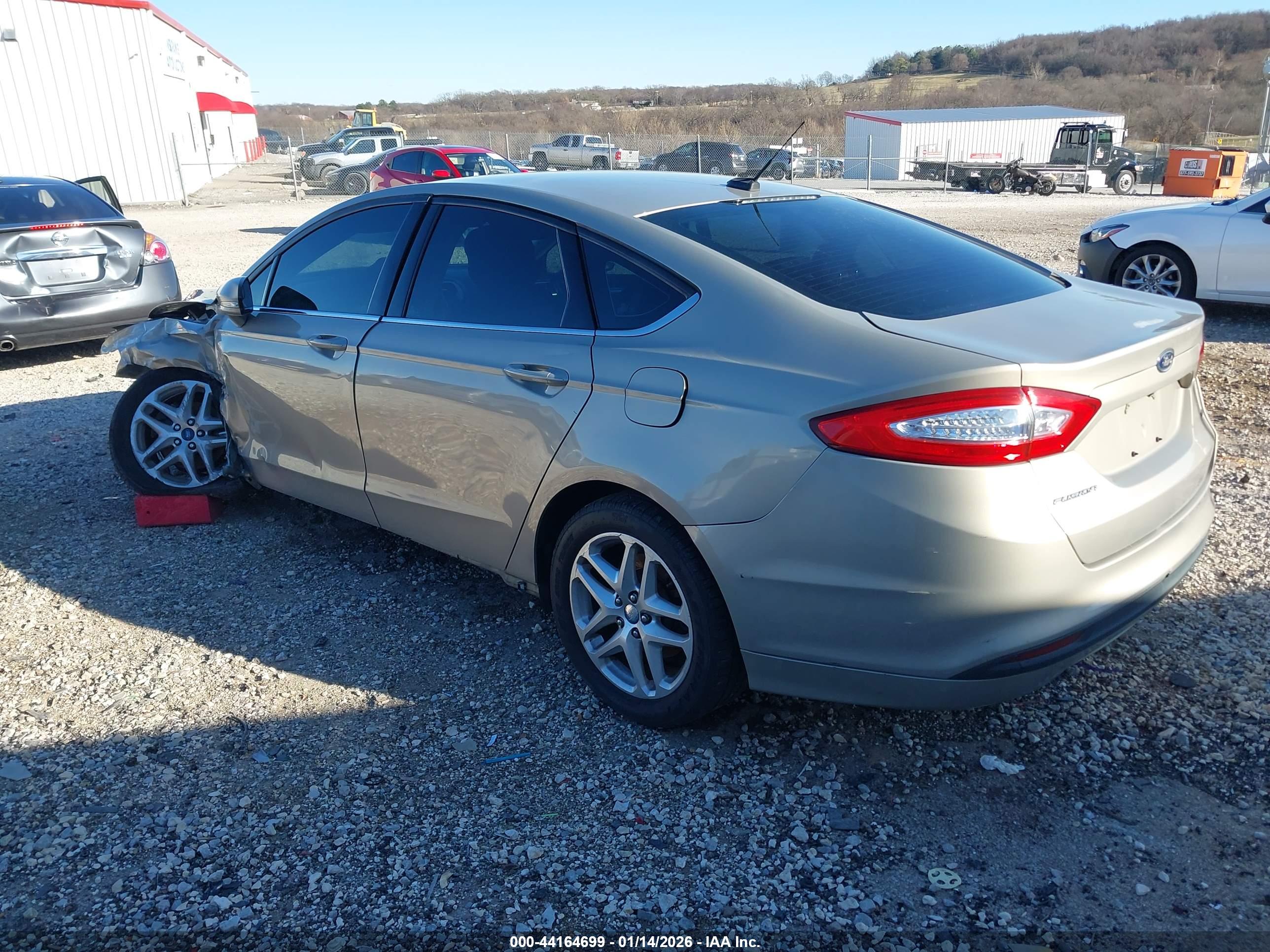 FORD FUSION image 3
