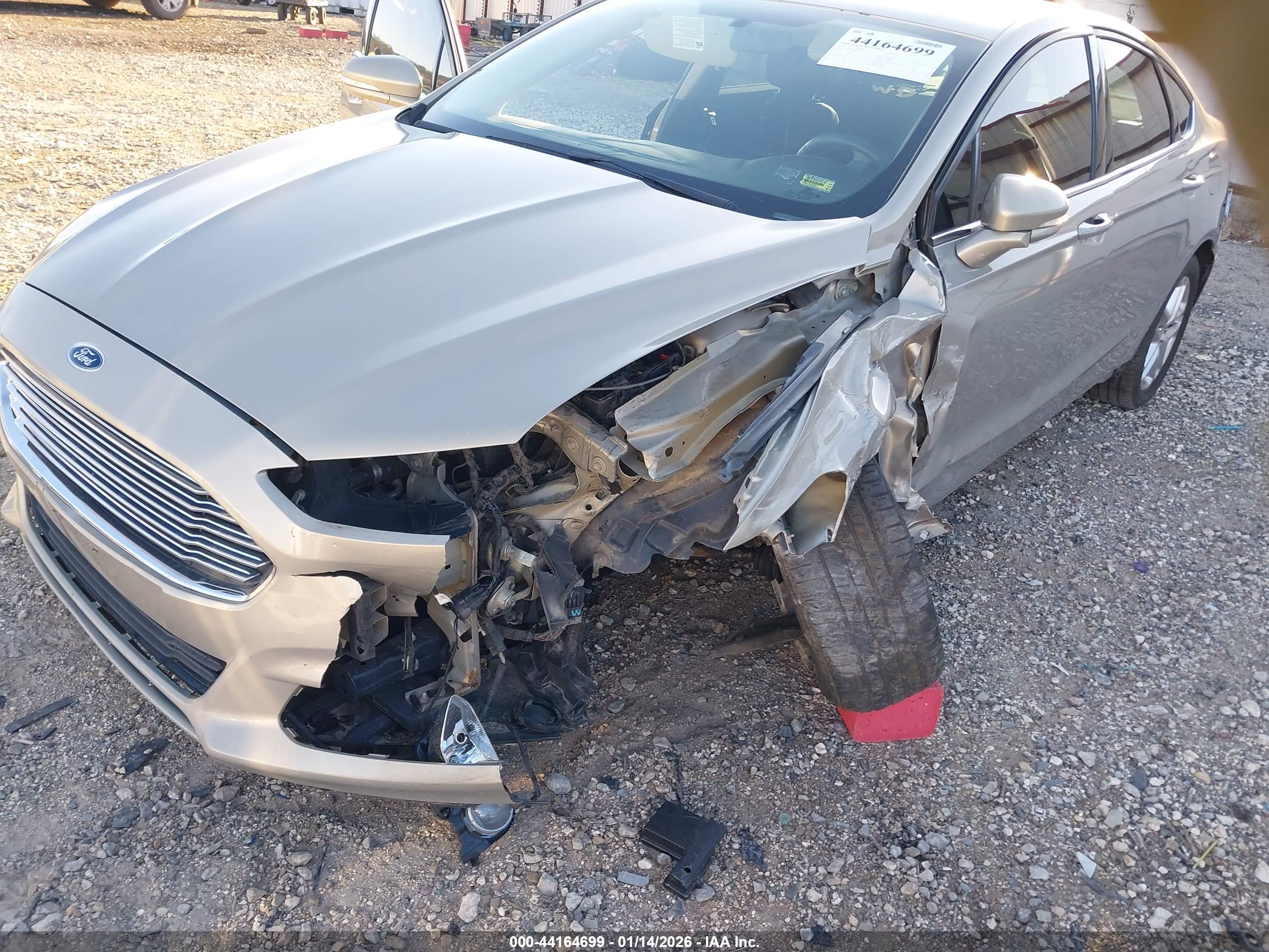 FORD FUSION image 6