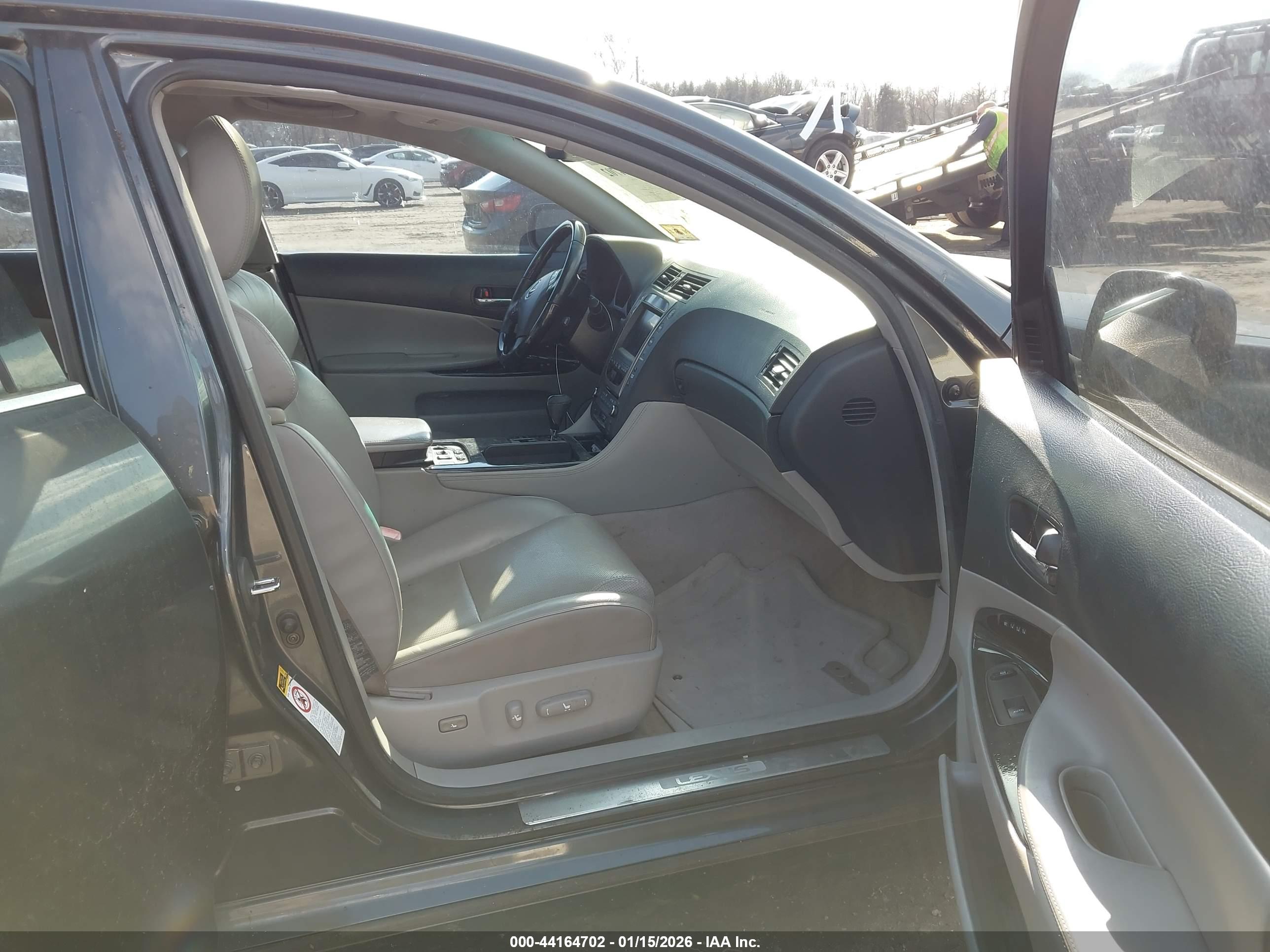 LEXUS GS image 5