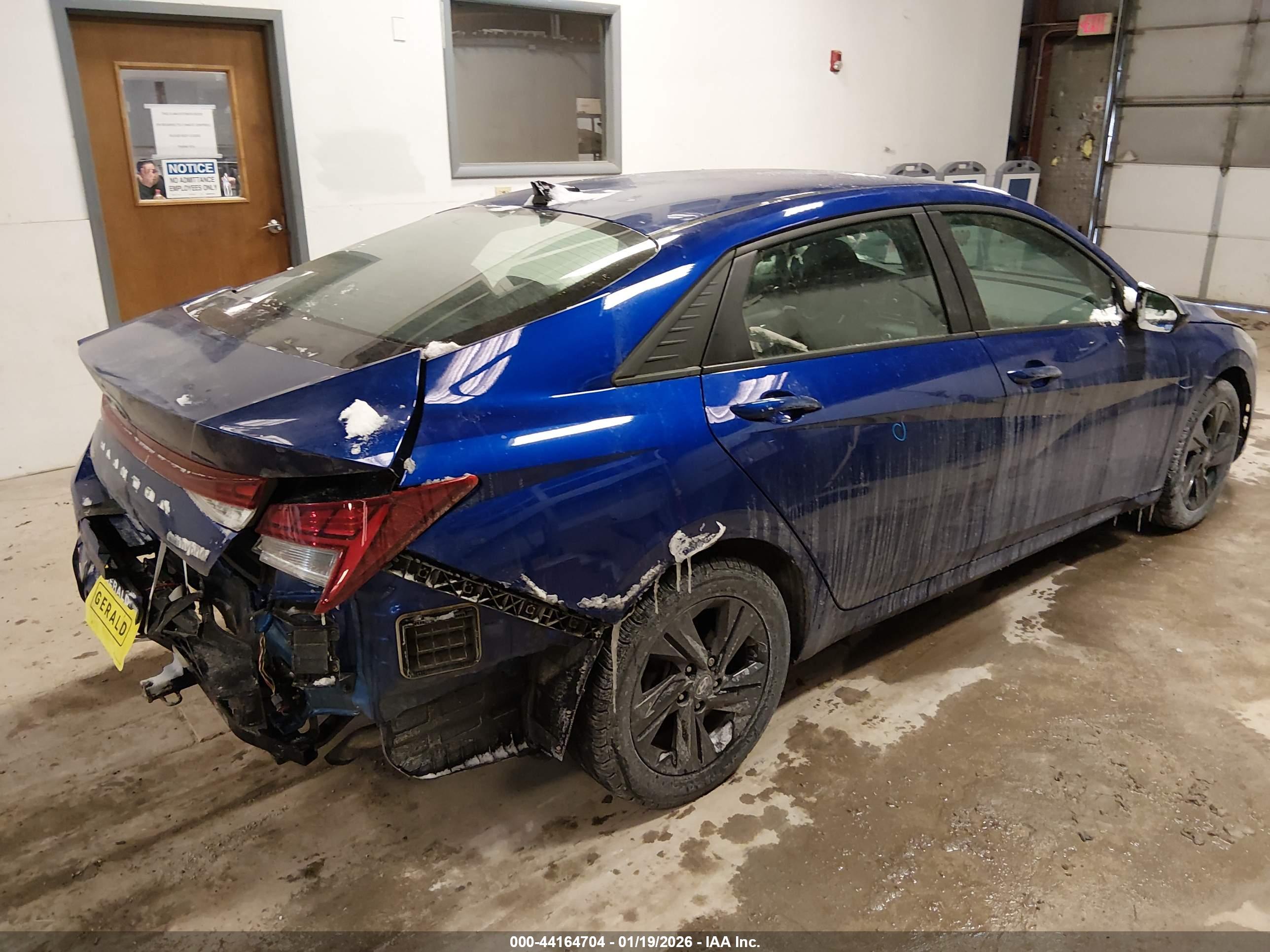 HYUNDAI ELANTRA image 4