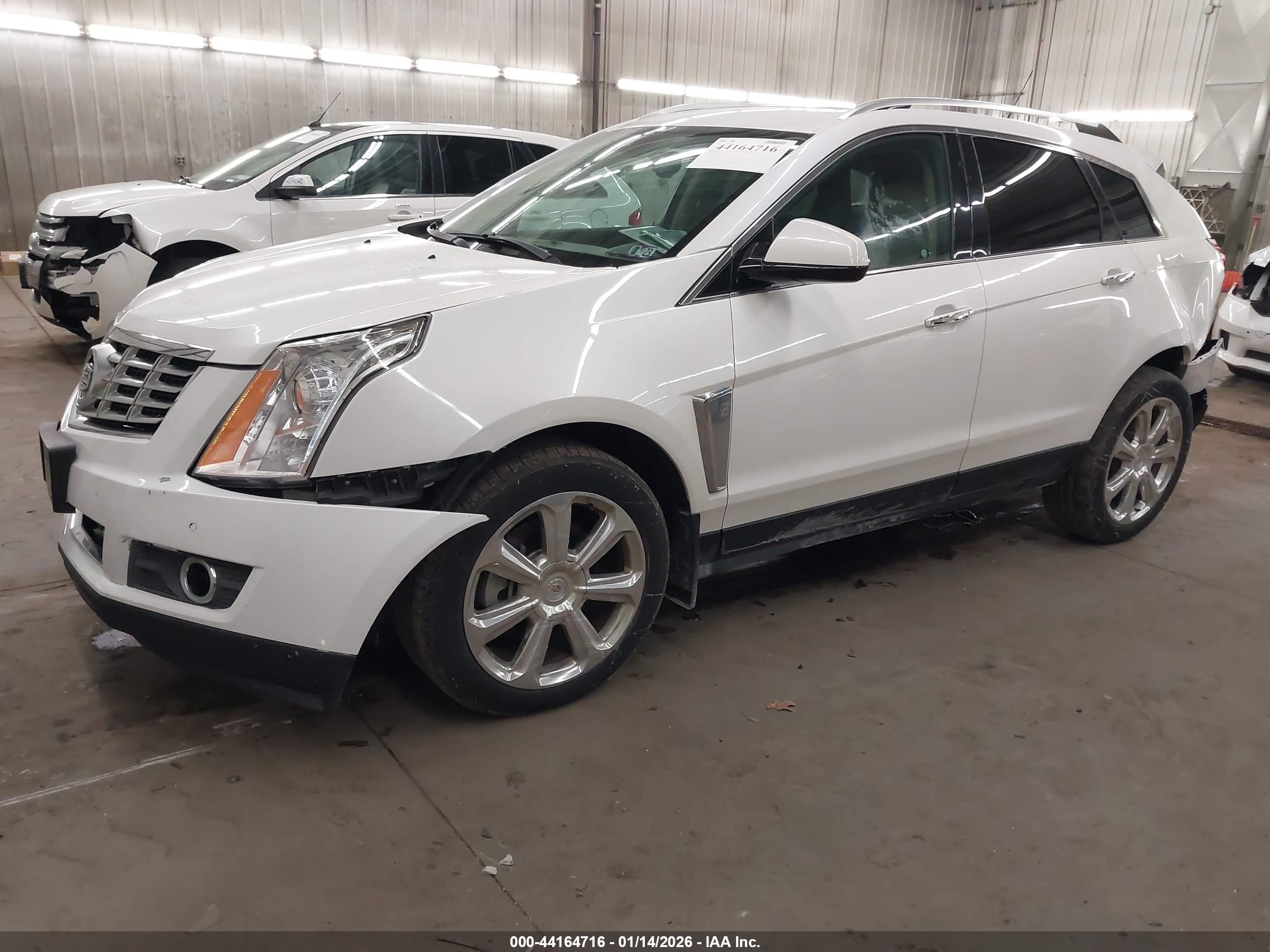 CADILLAC SRX image 2