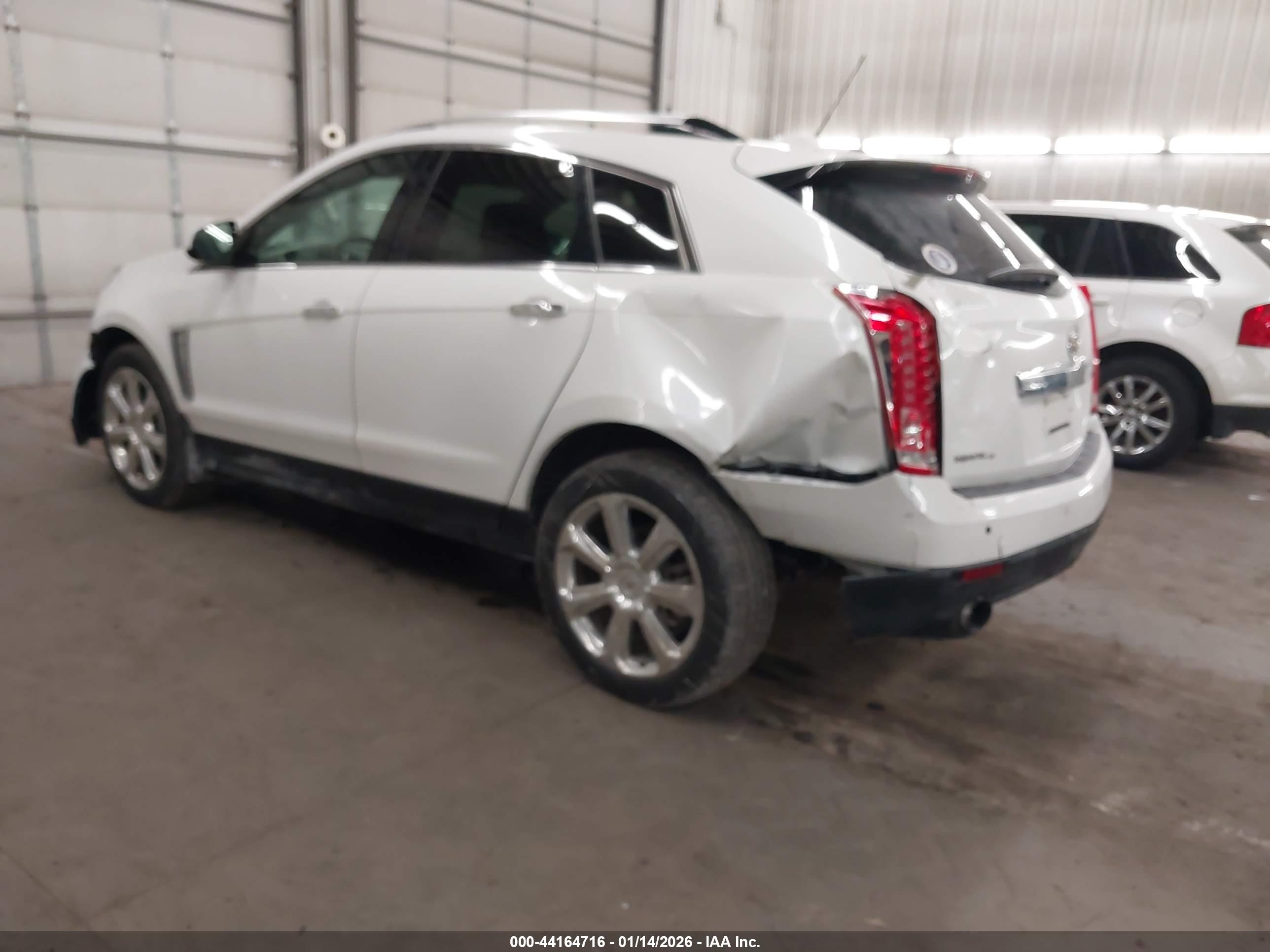 CADILLAC SRX image 3