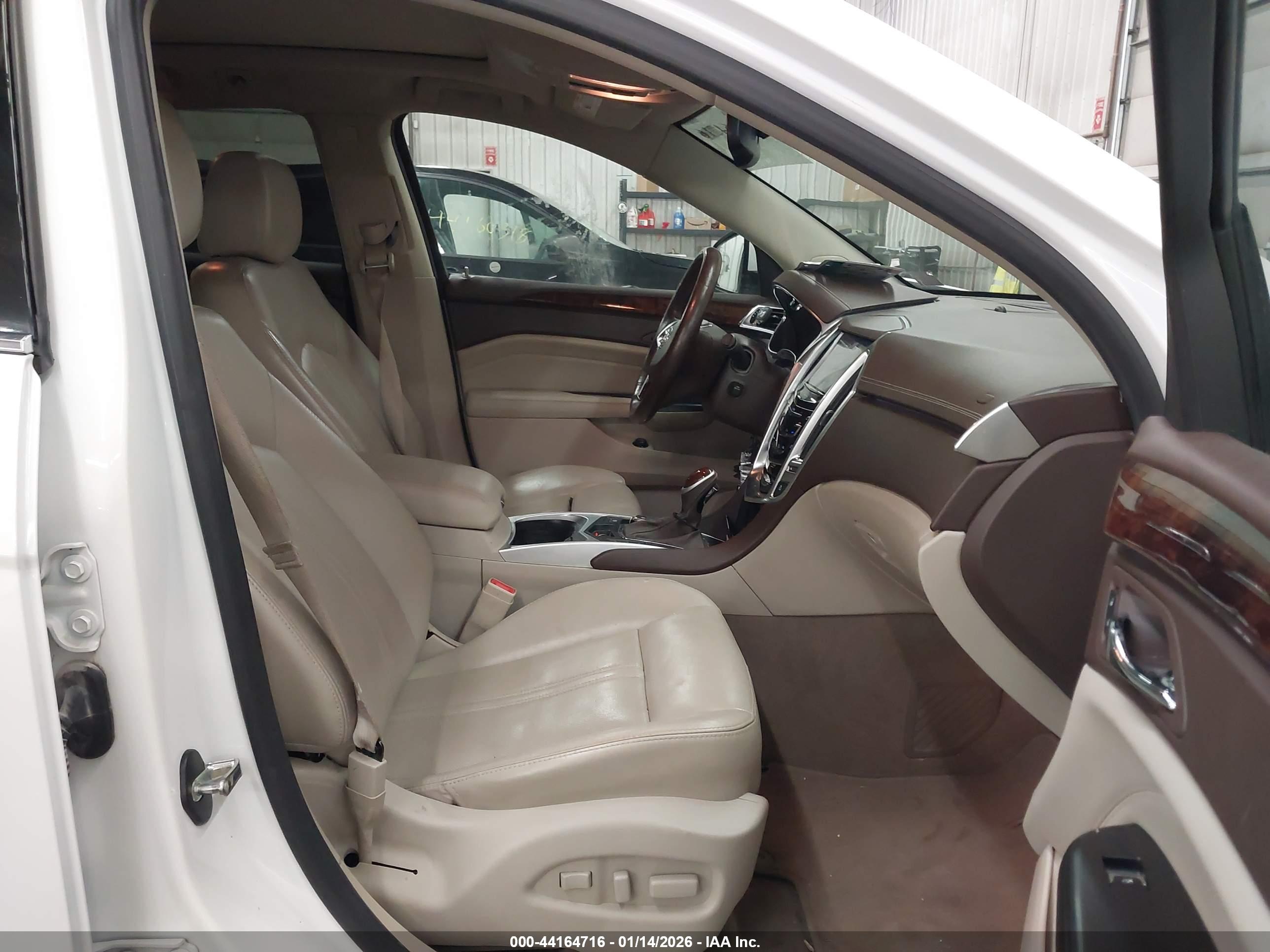 CADILLAC SRX image 5