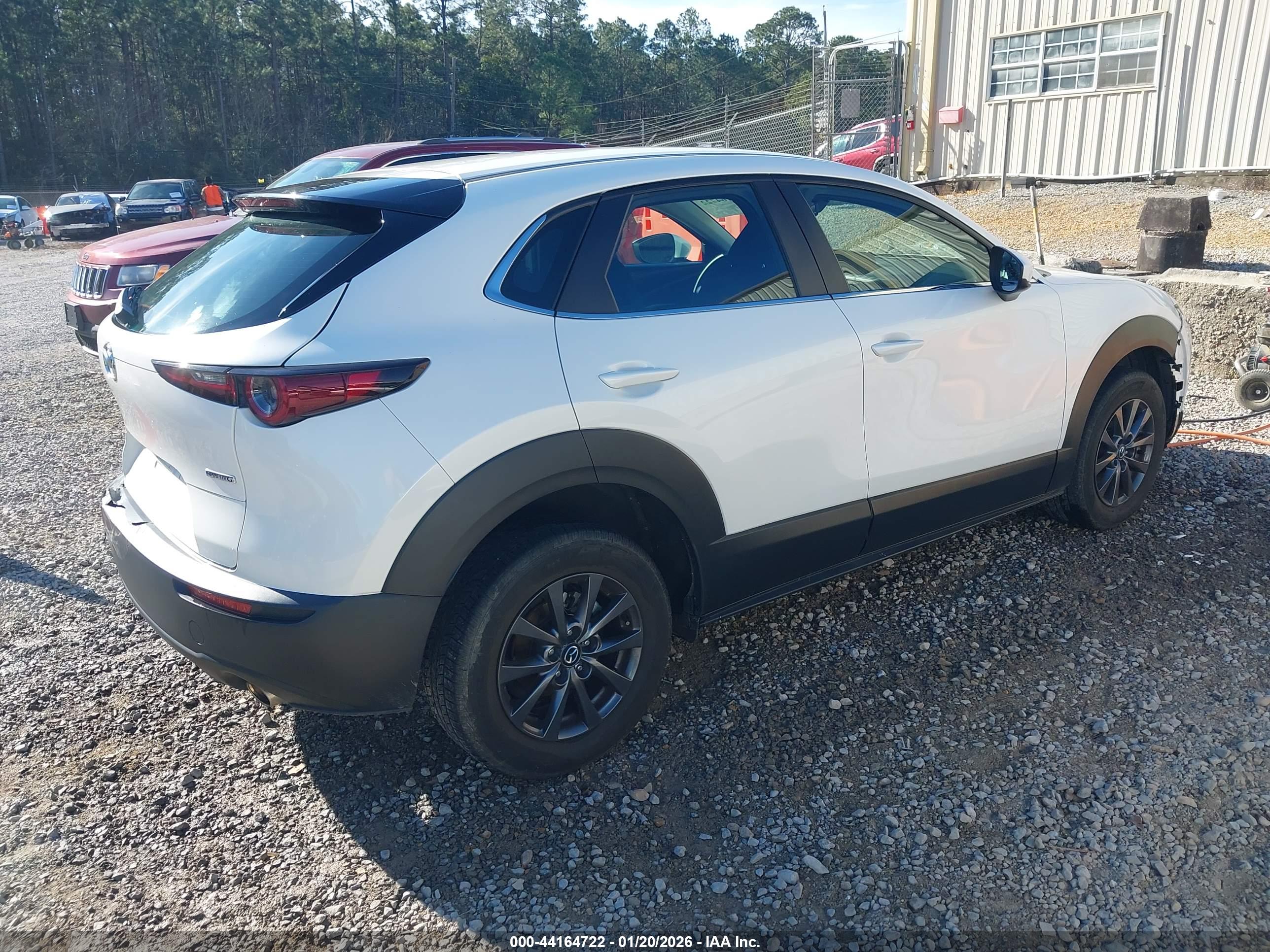 MAZDA CX-30 image 4