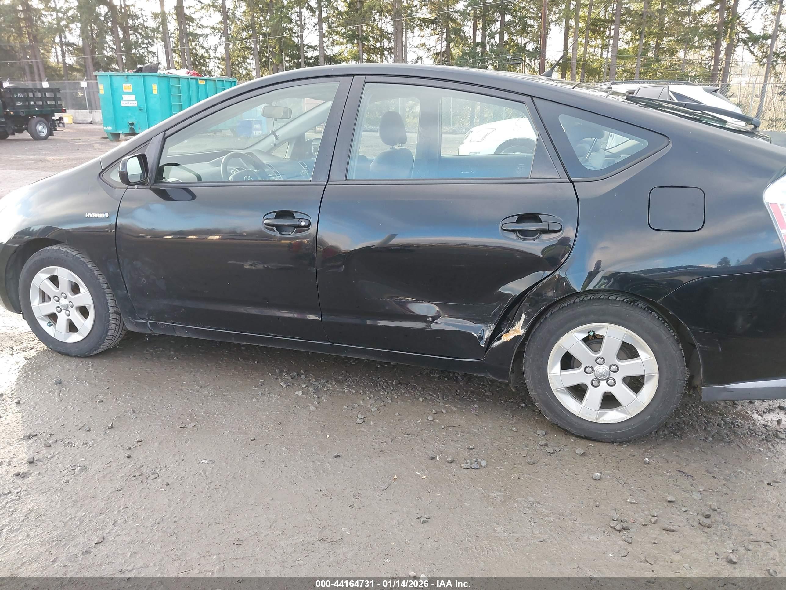 TOYOTA PRIUS image 6