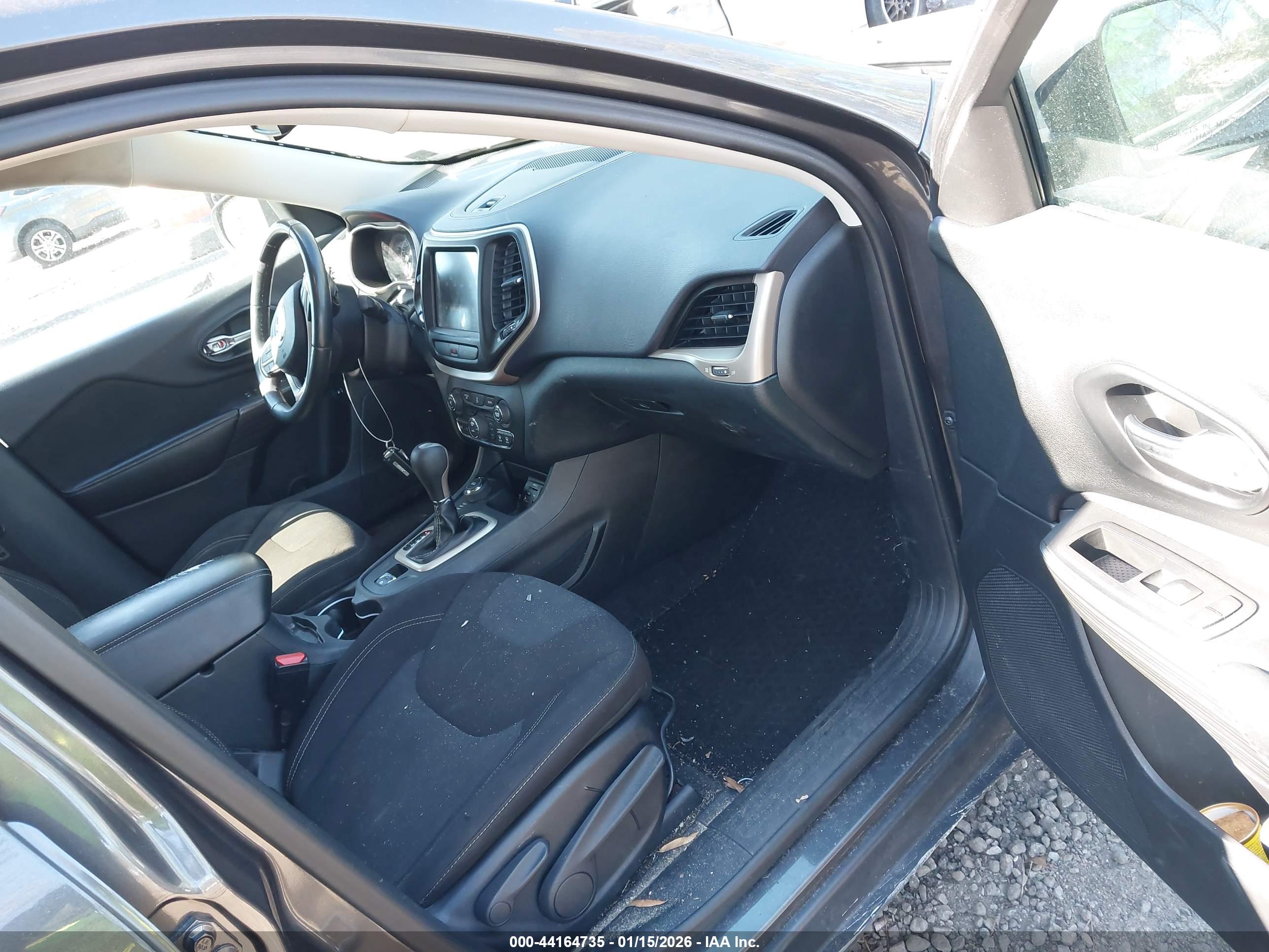 JEEP CHEROKEE image 5