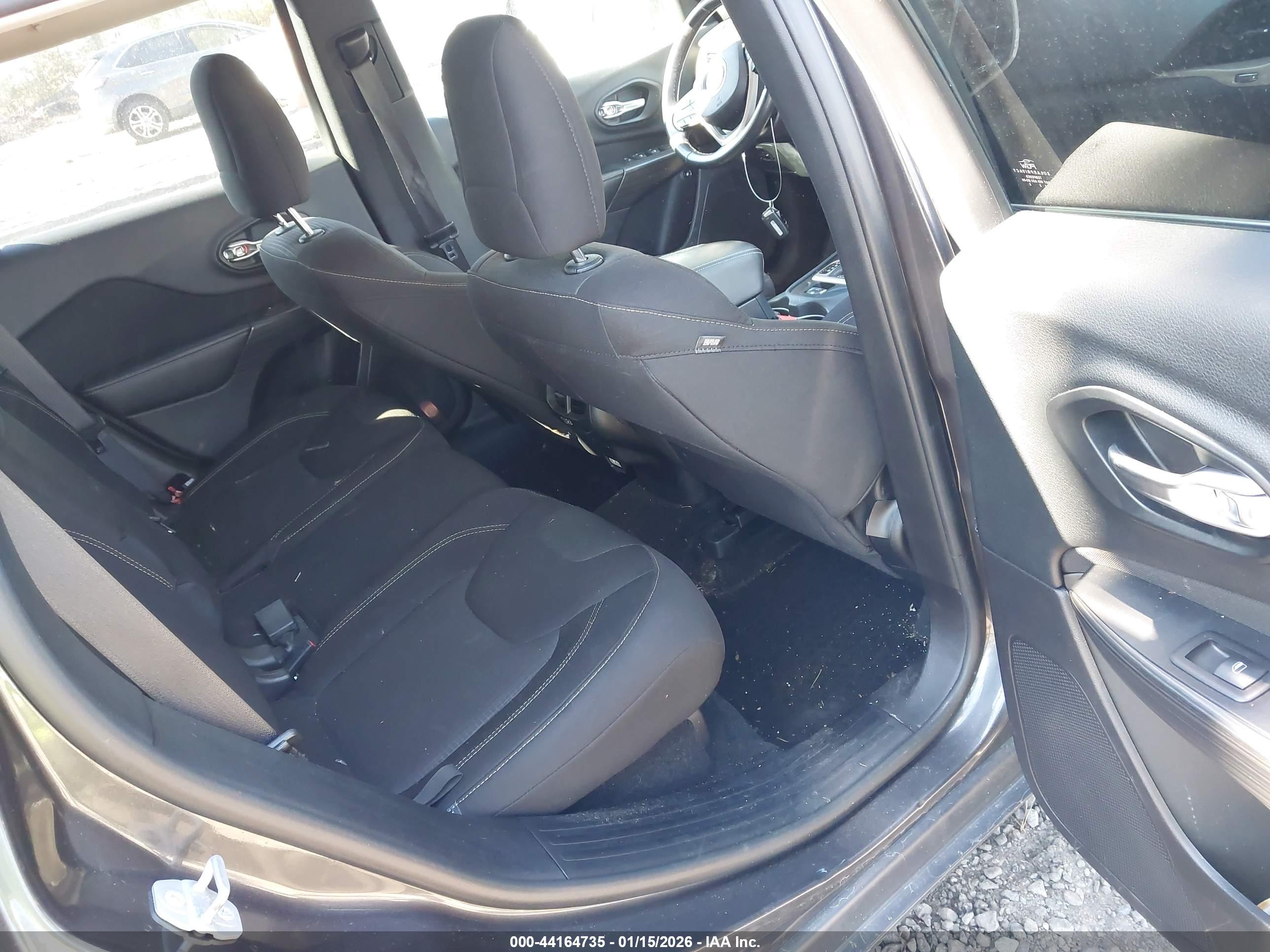 JEEP CHEROKEE image 8
