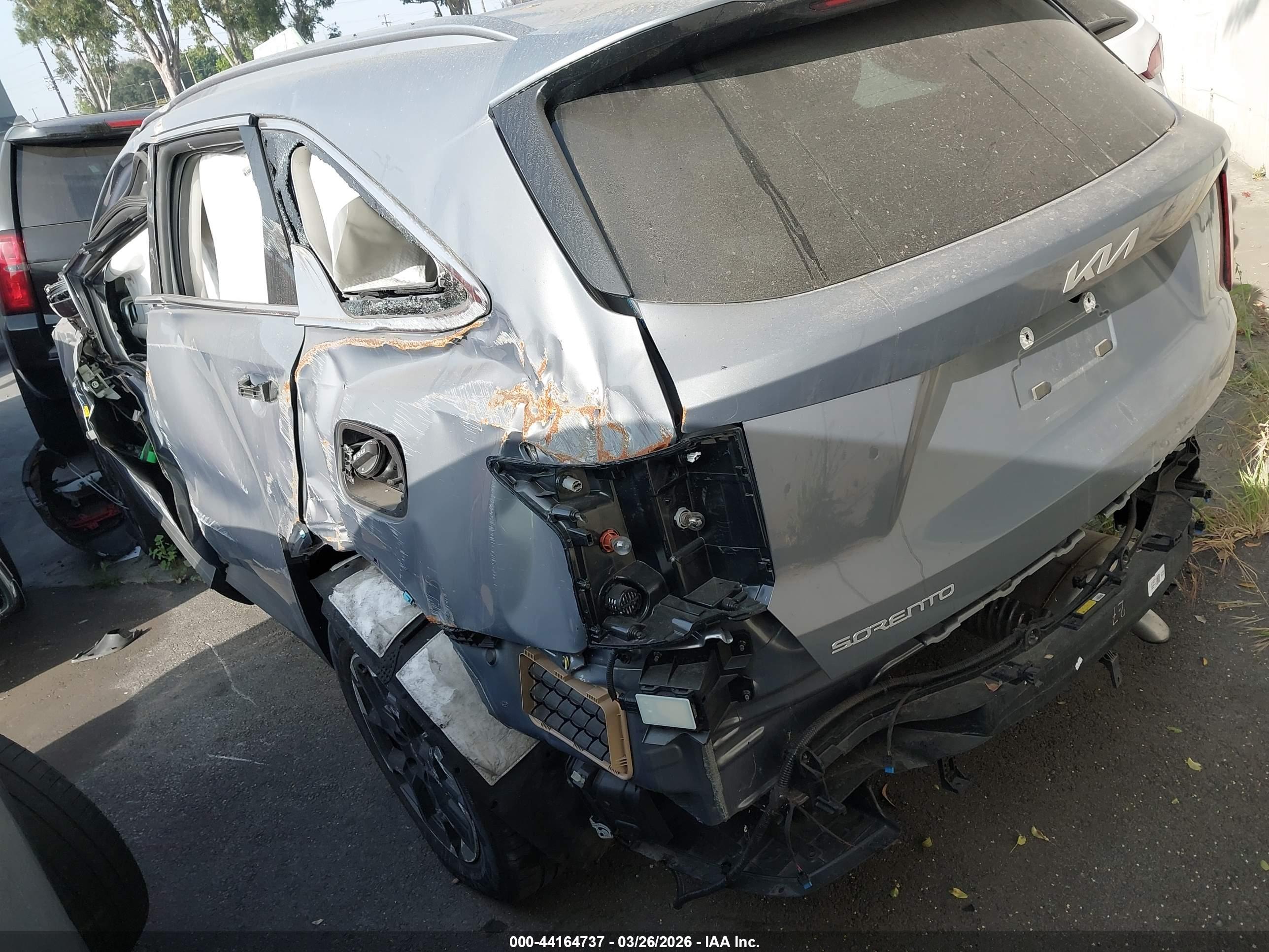 KIA SORENTO image 3
