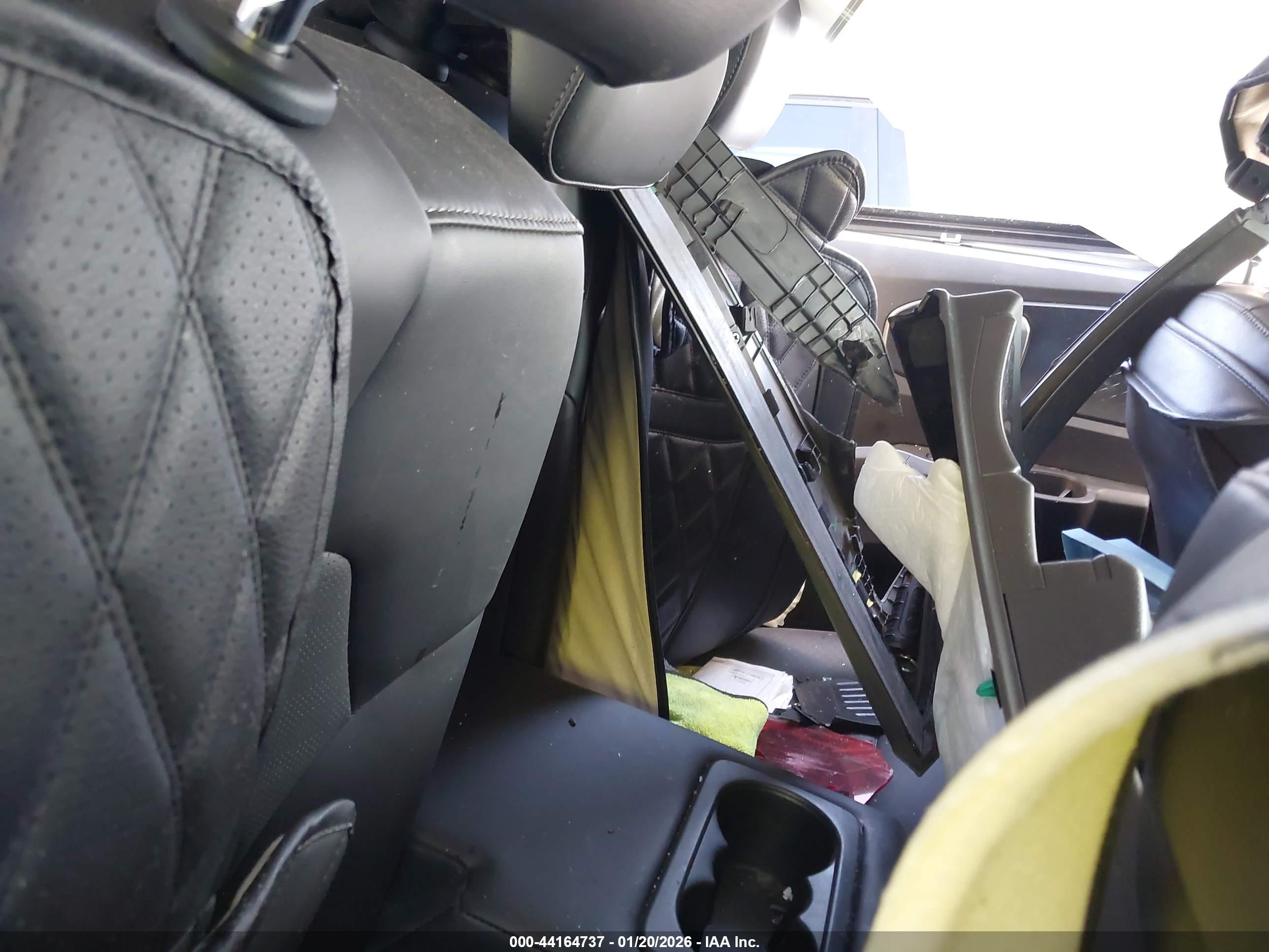 KIA SORENTO image 8