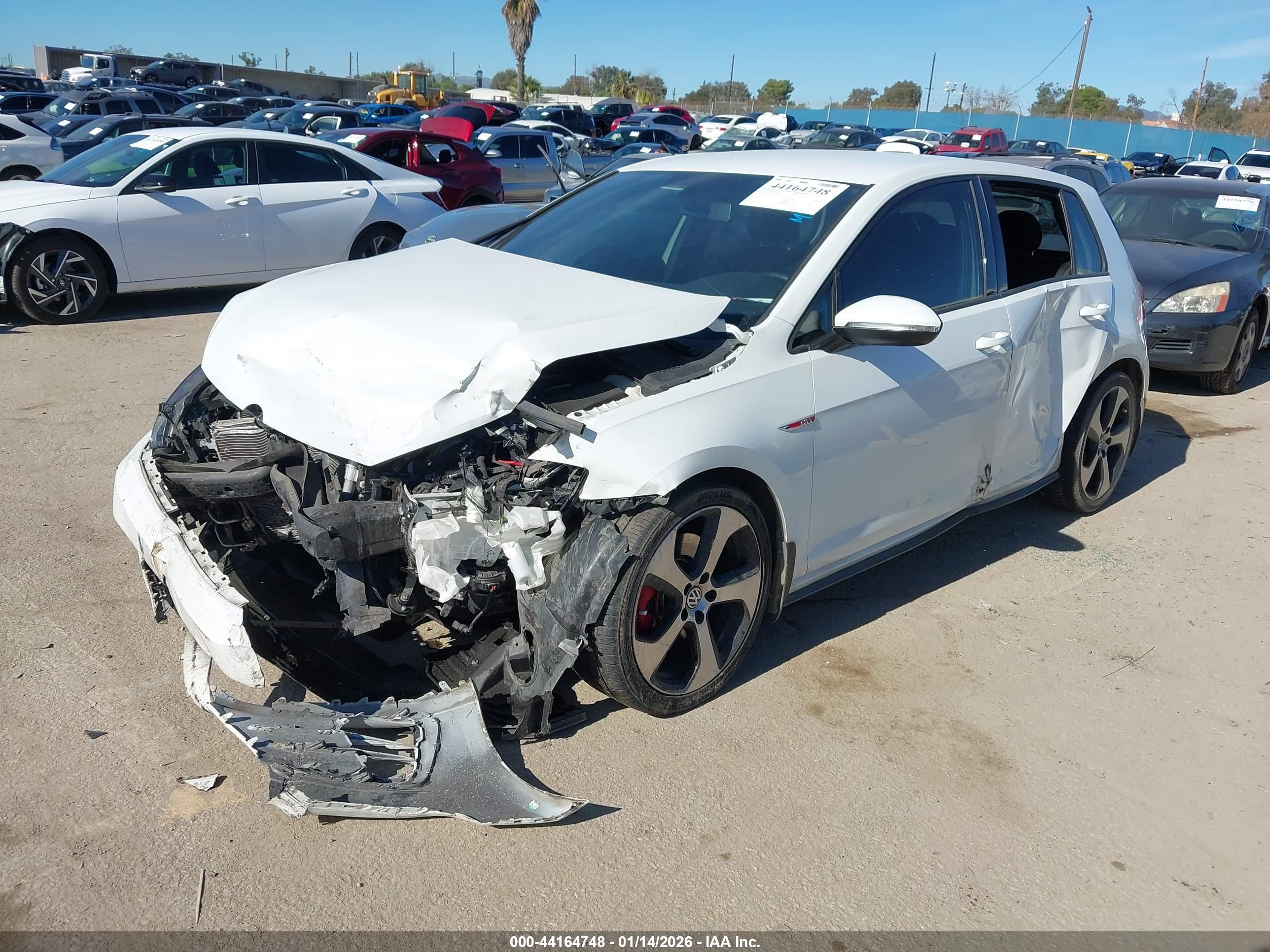 VOLKSWAGEN GOLF image 2