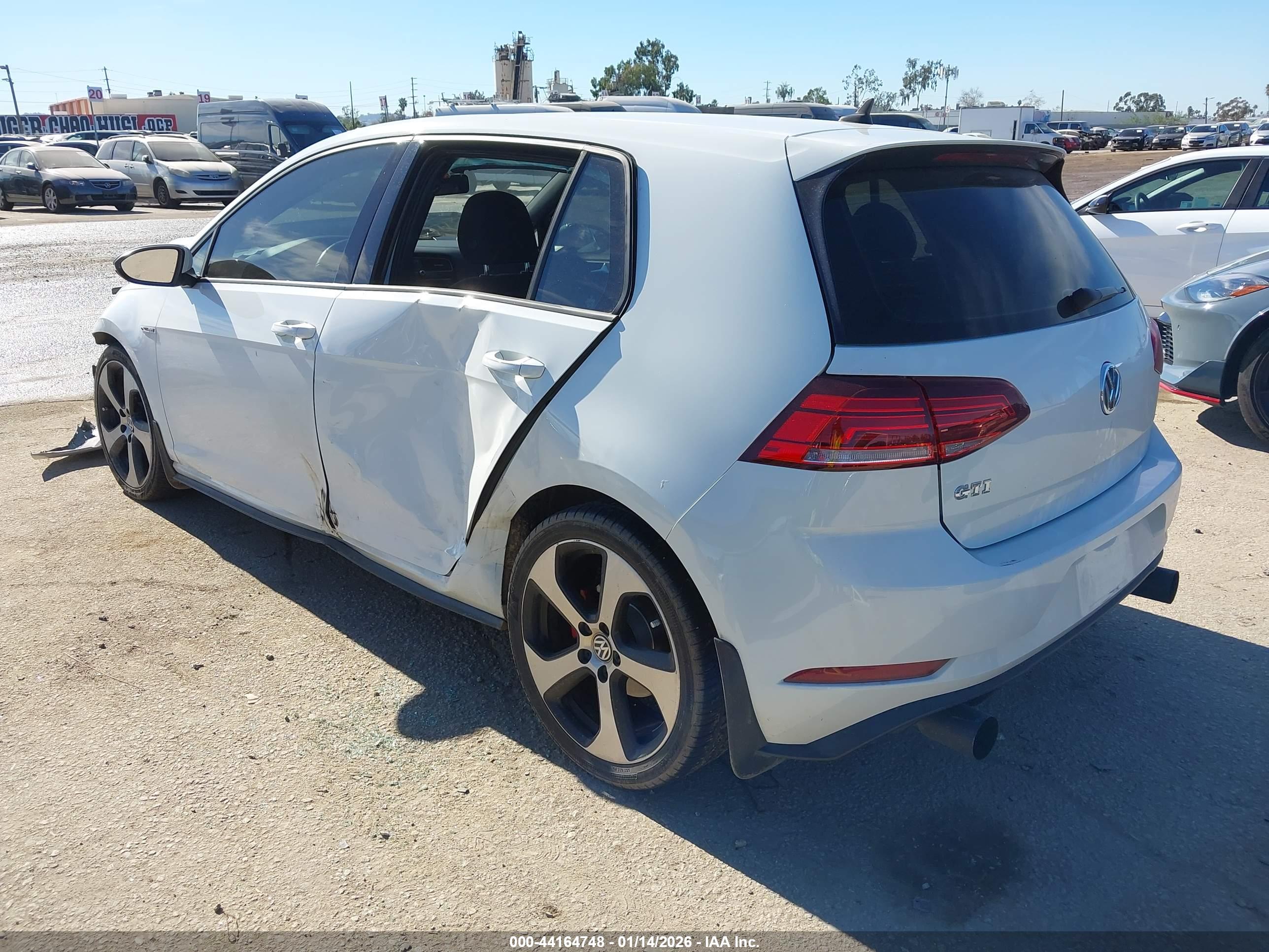 VOLKSWAGEN GOLF image 3