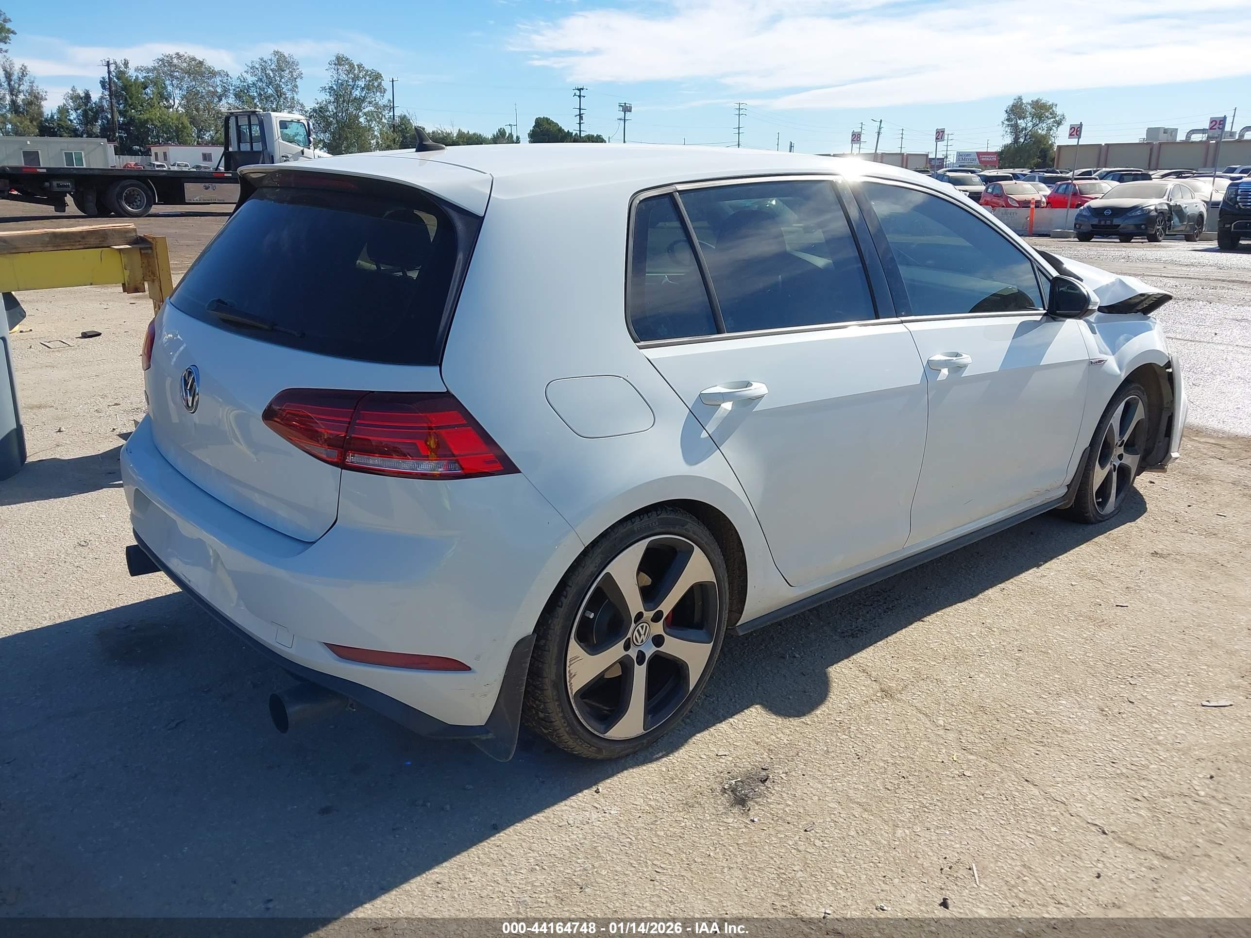 VOLKSWAGEN GOLF image 4