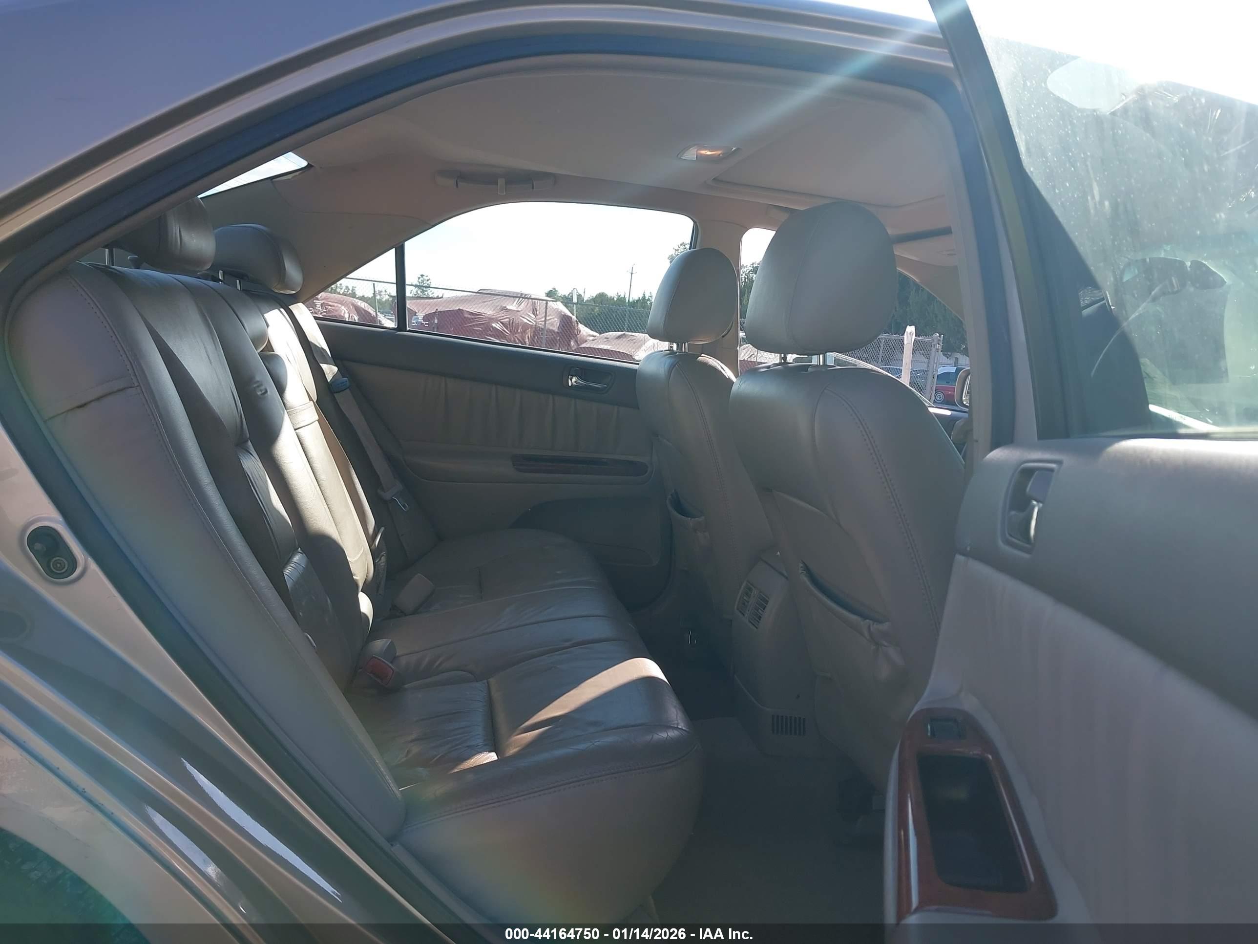 TOYOTA CAMRY image 8