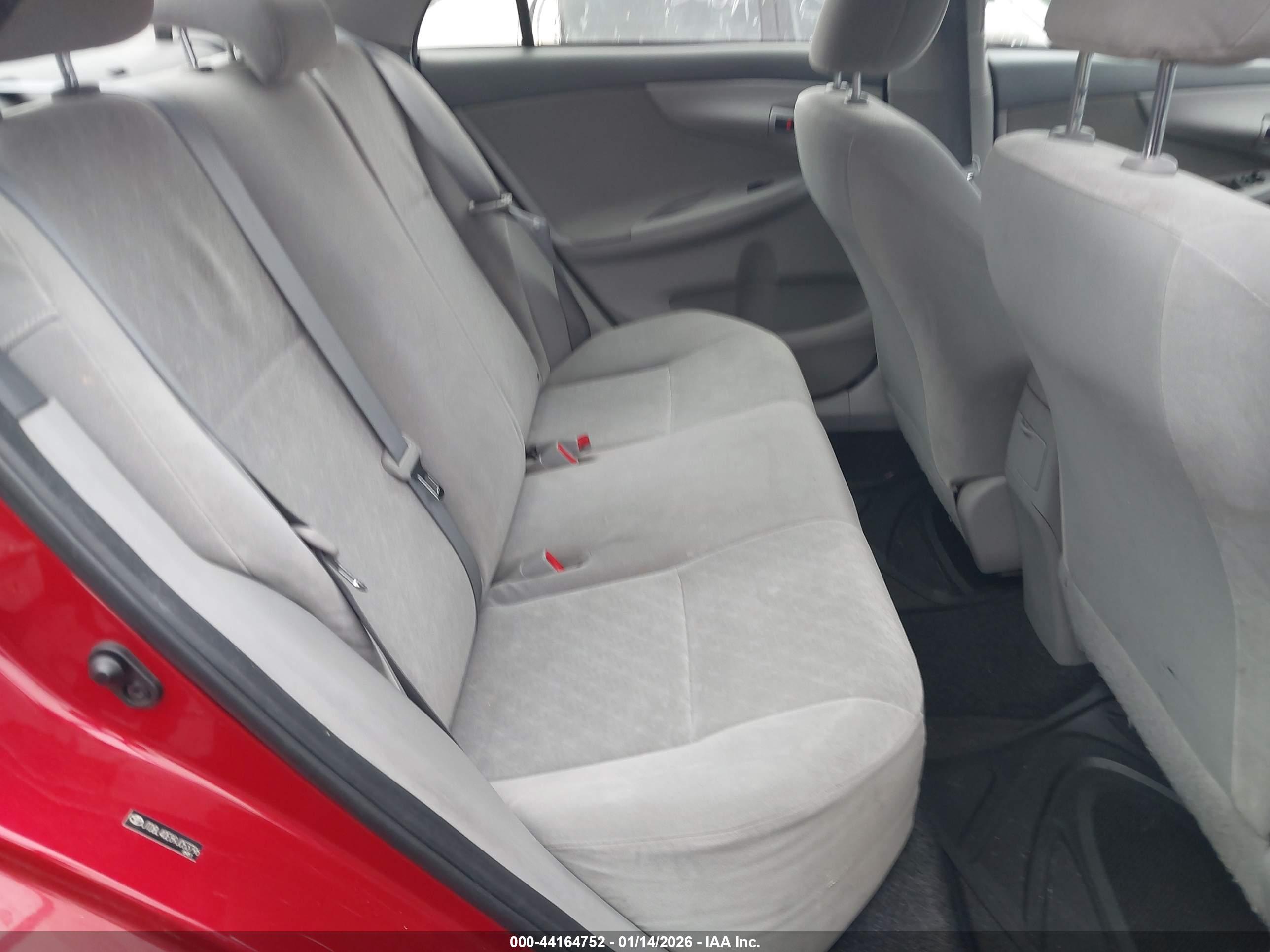 TOYOTA COROLLA image 8