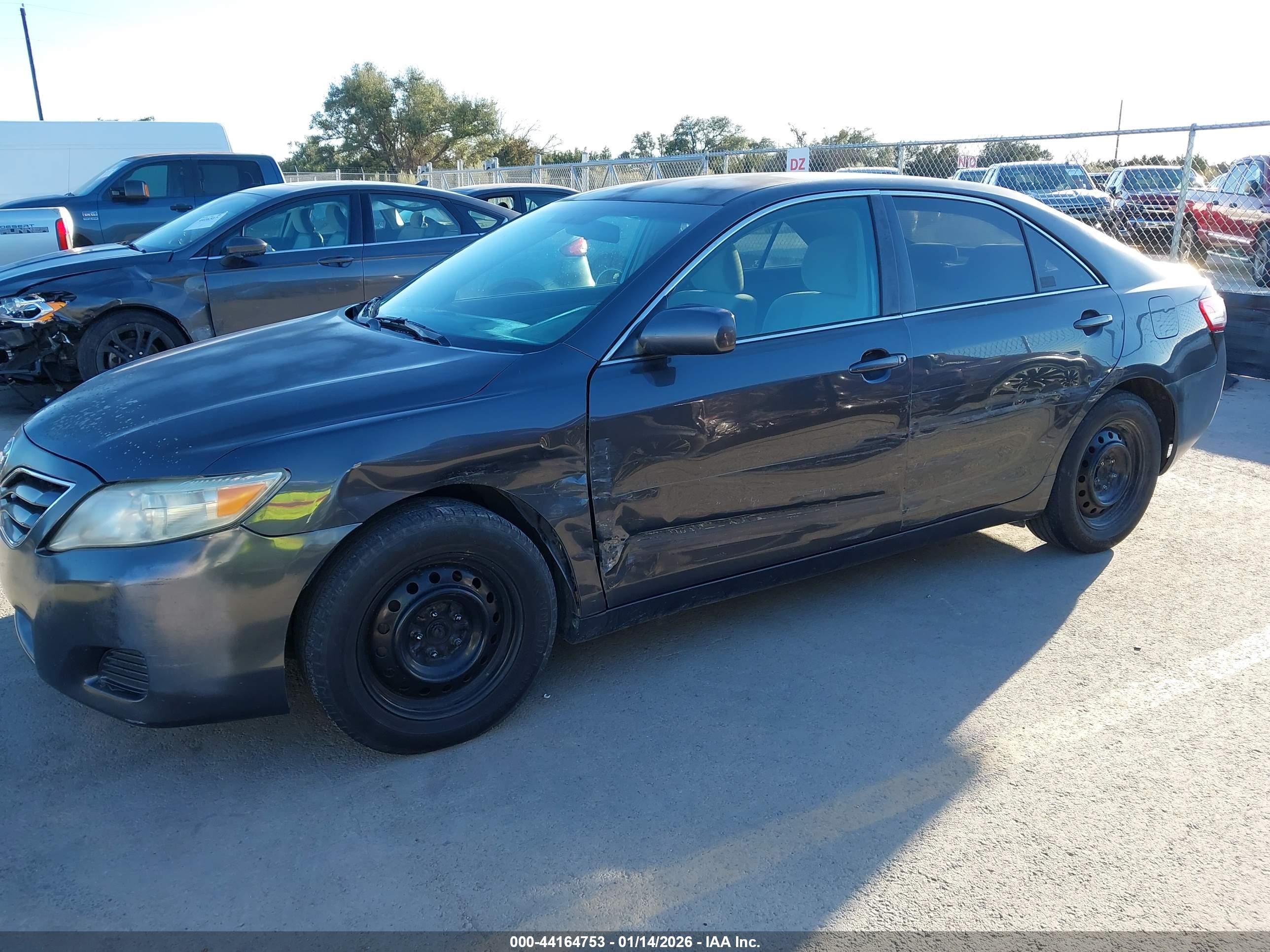 TOYOTA CAMRY image 6