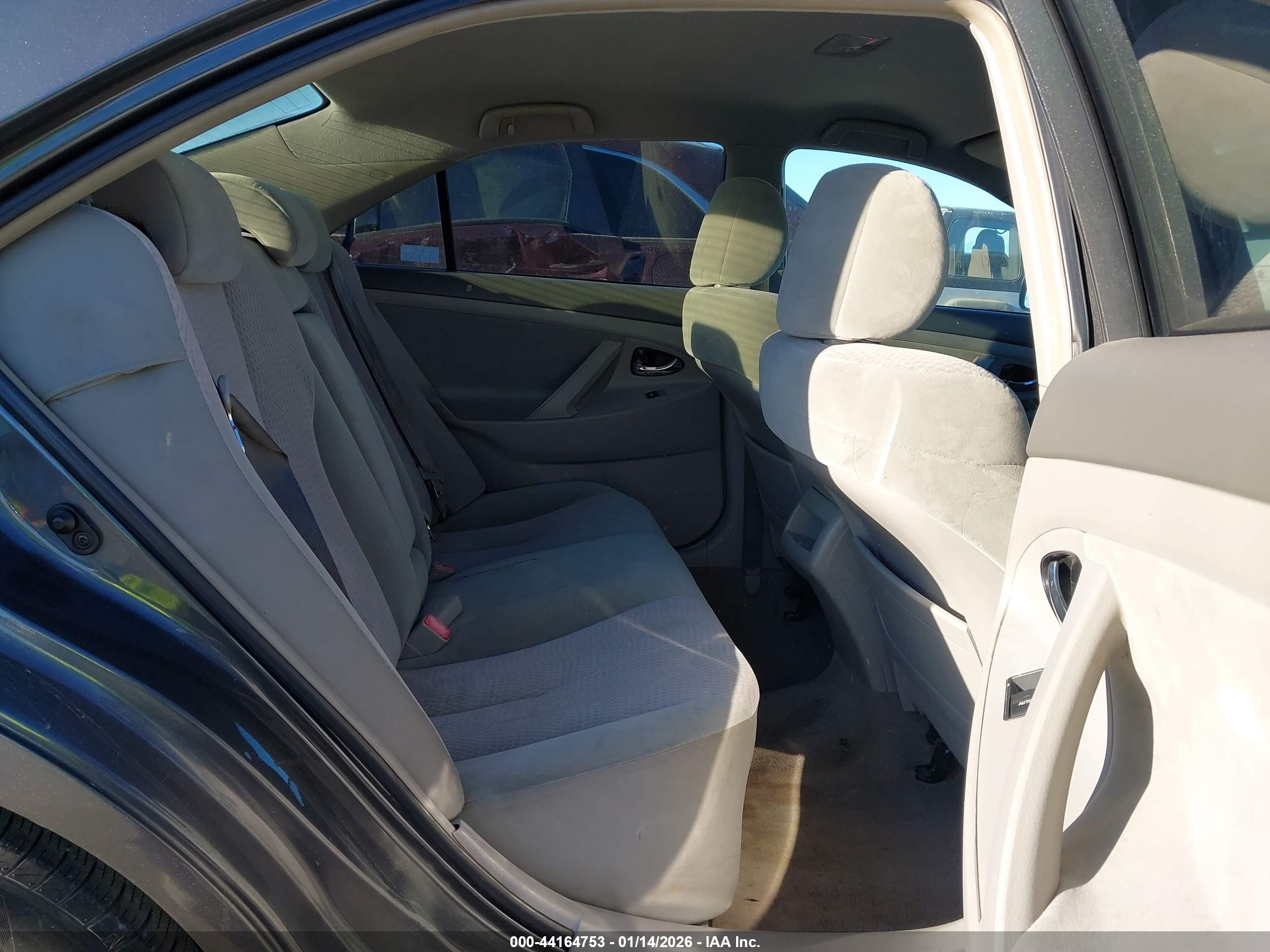 TOYOTA CAMRY image 8