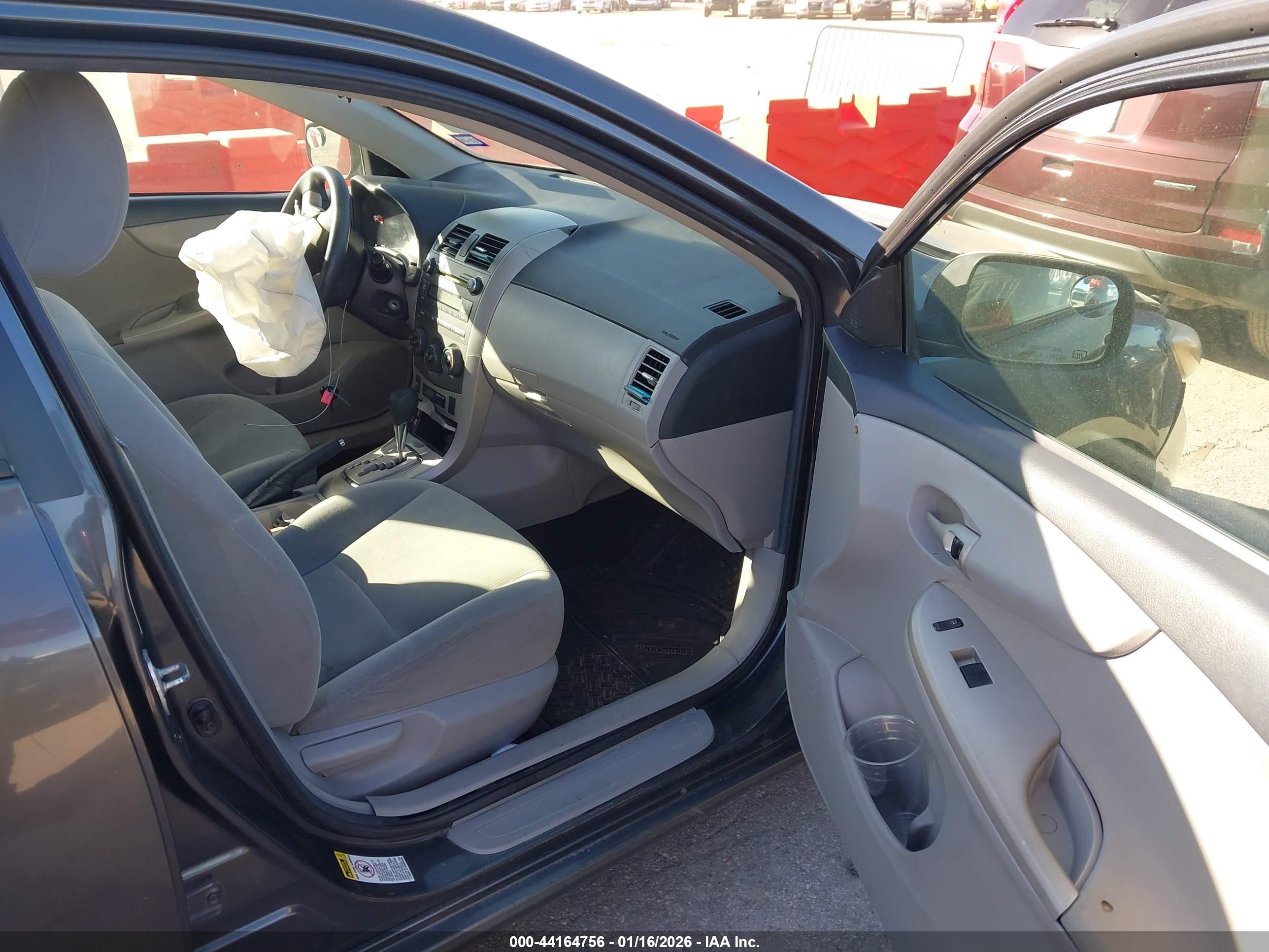 TOYOTA COROLLA image 5