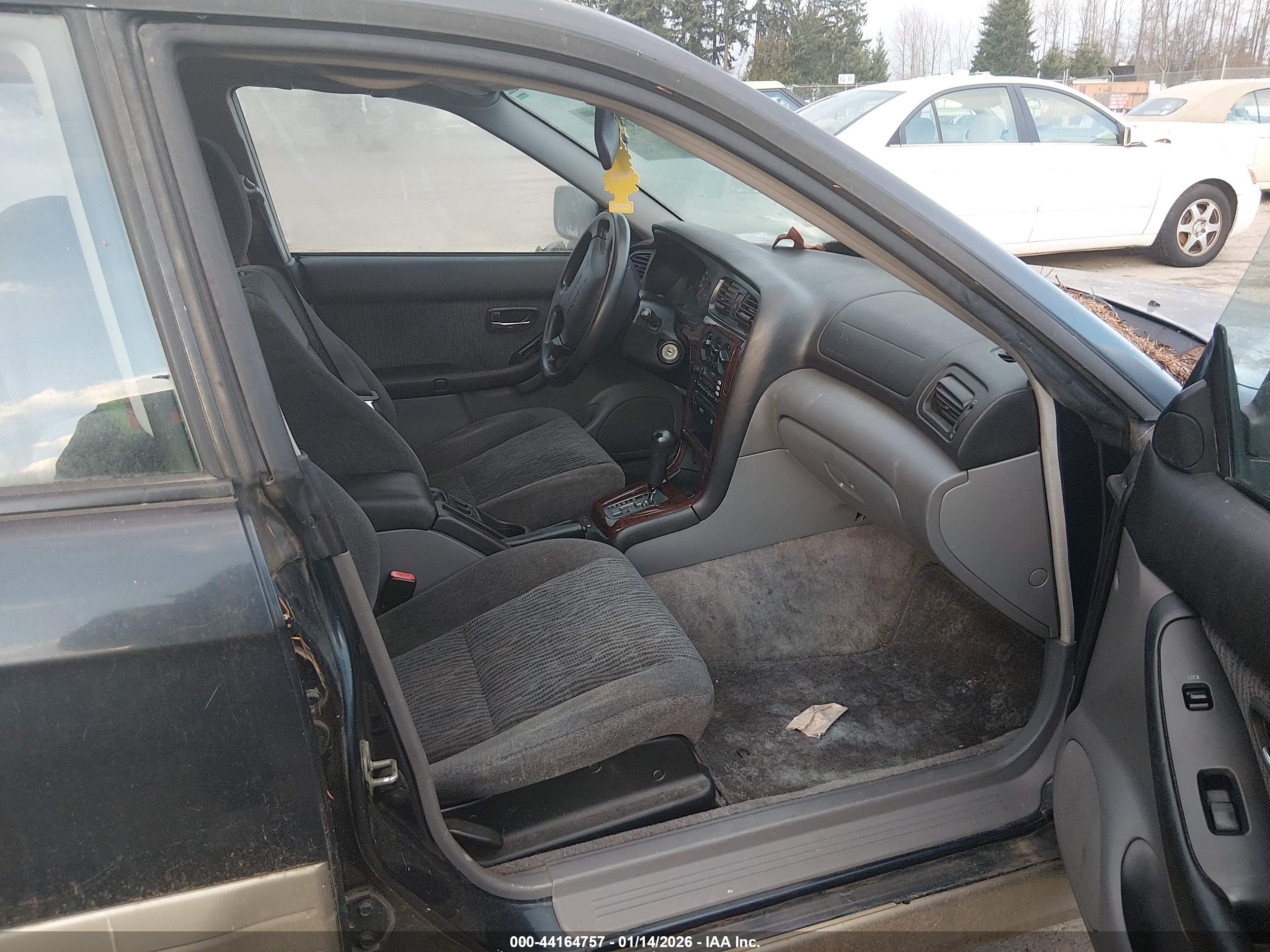 SUBARU OUTBACK image 5