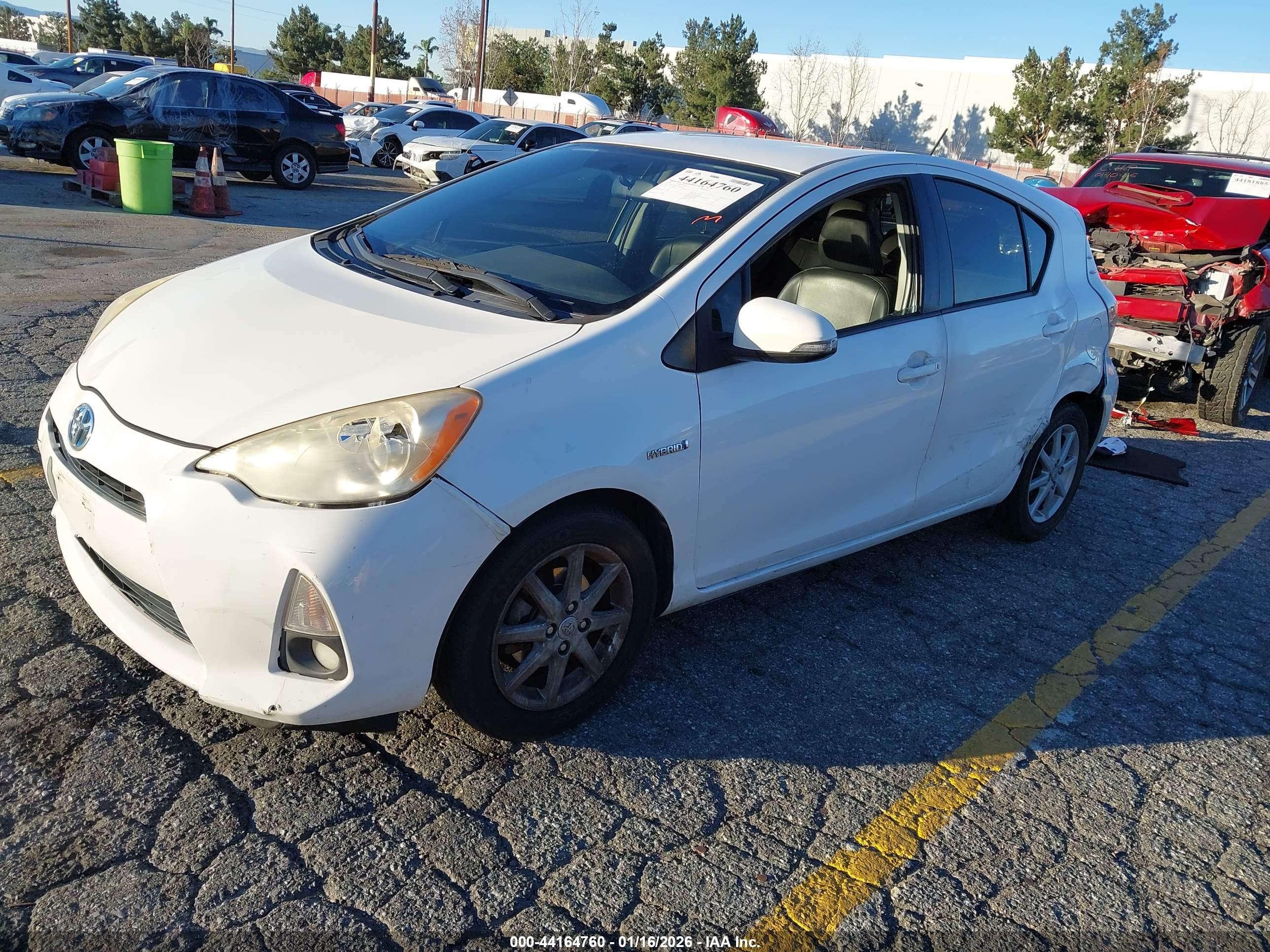 TOYOTA PRIUS image 2