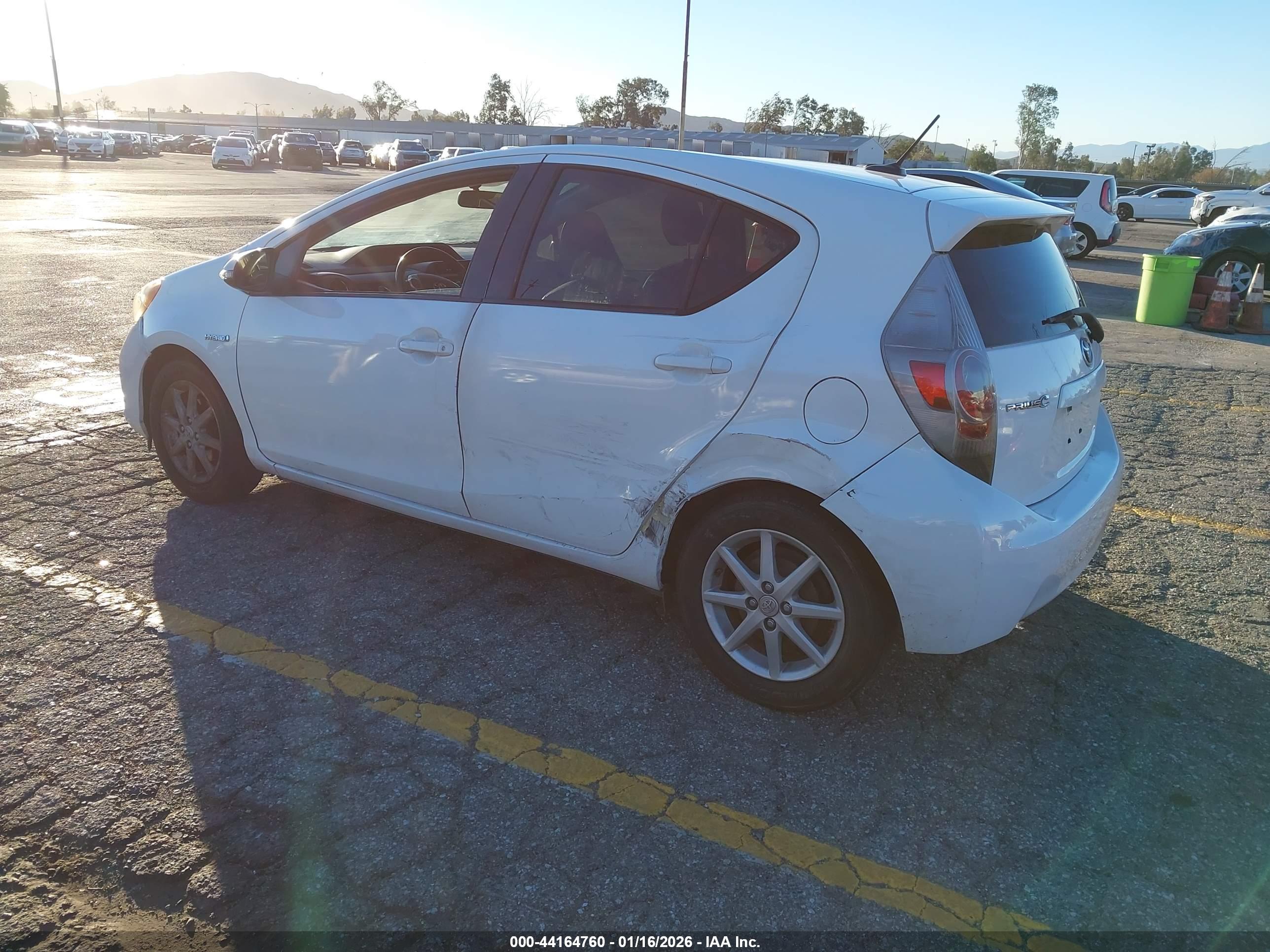 TOYOTA PRIUS image 3
