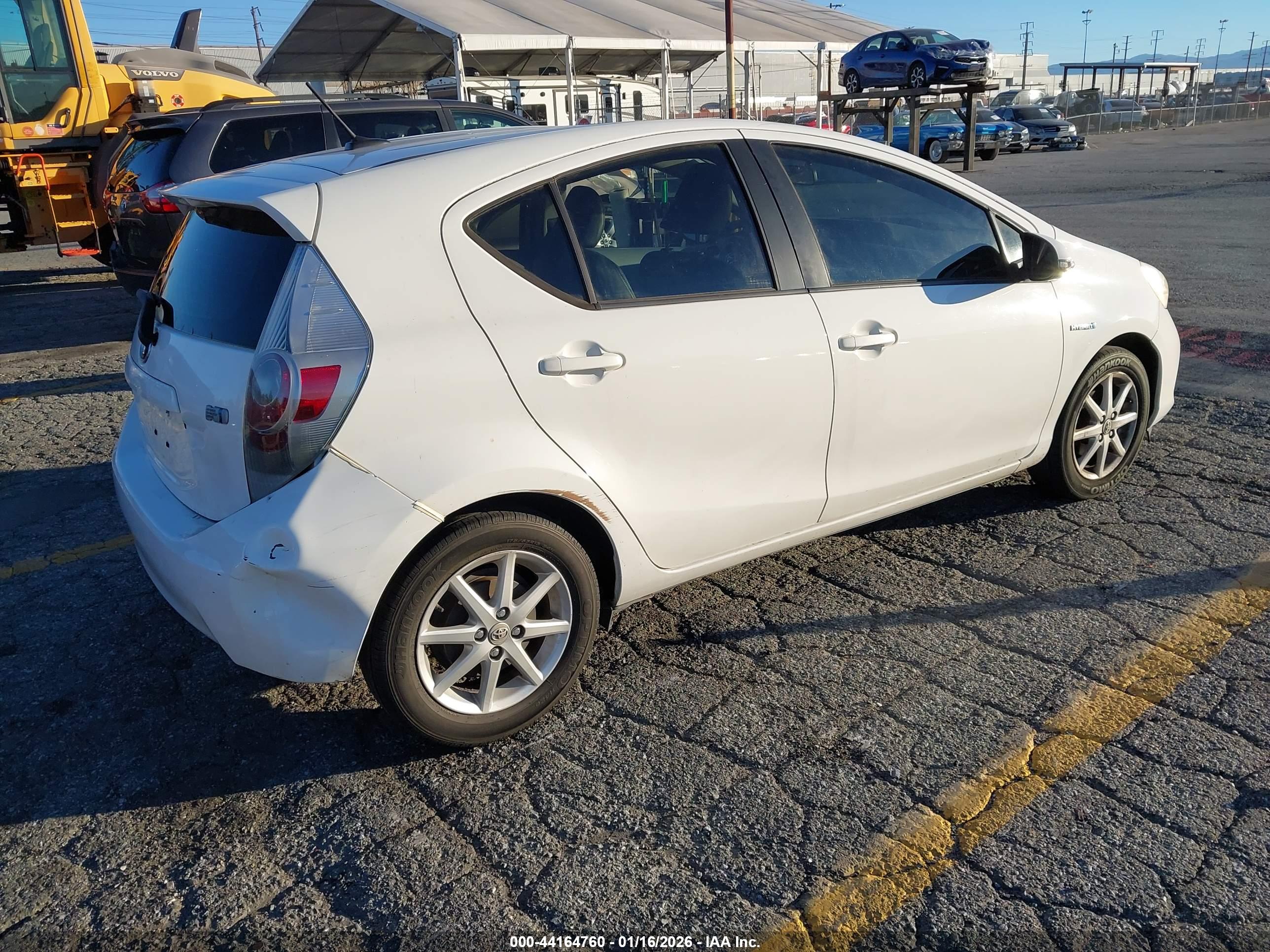 TOYOTA PRIUS image 4