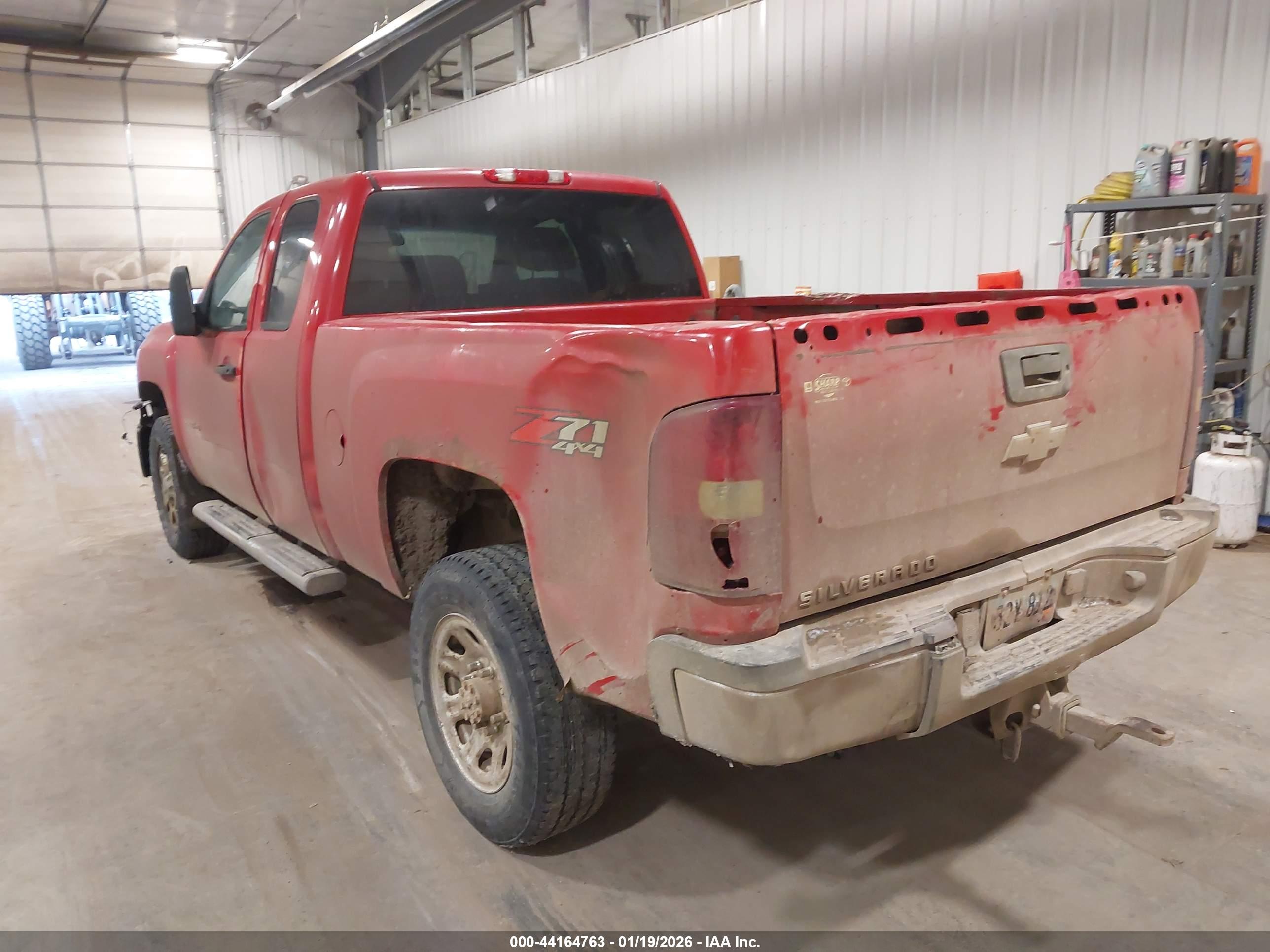 CHEVROLET SILVERADO image 3