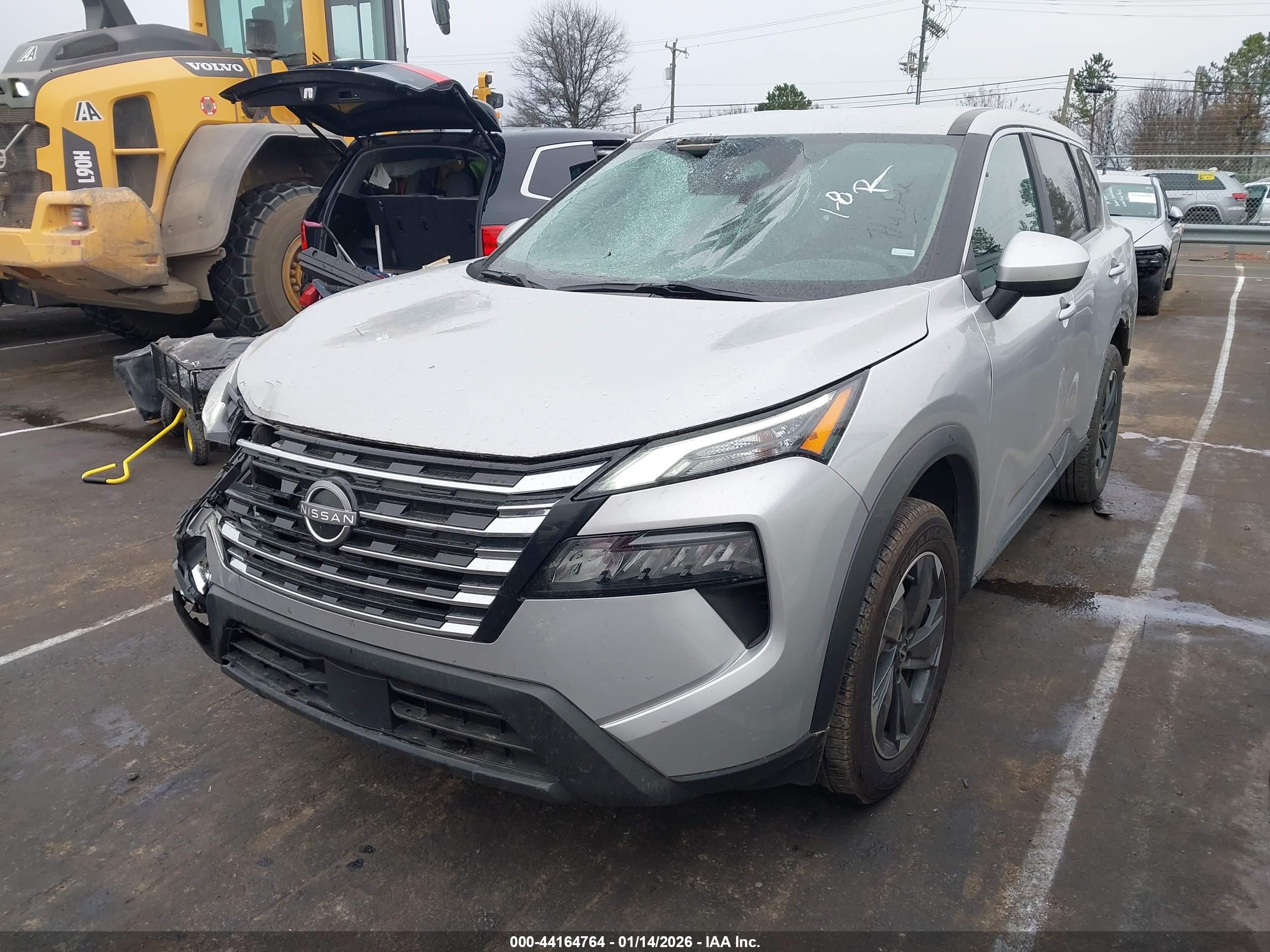 NISSAN ROGUE image 2