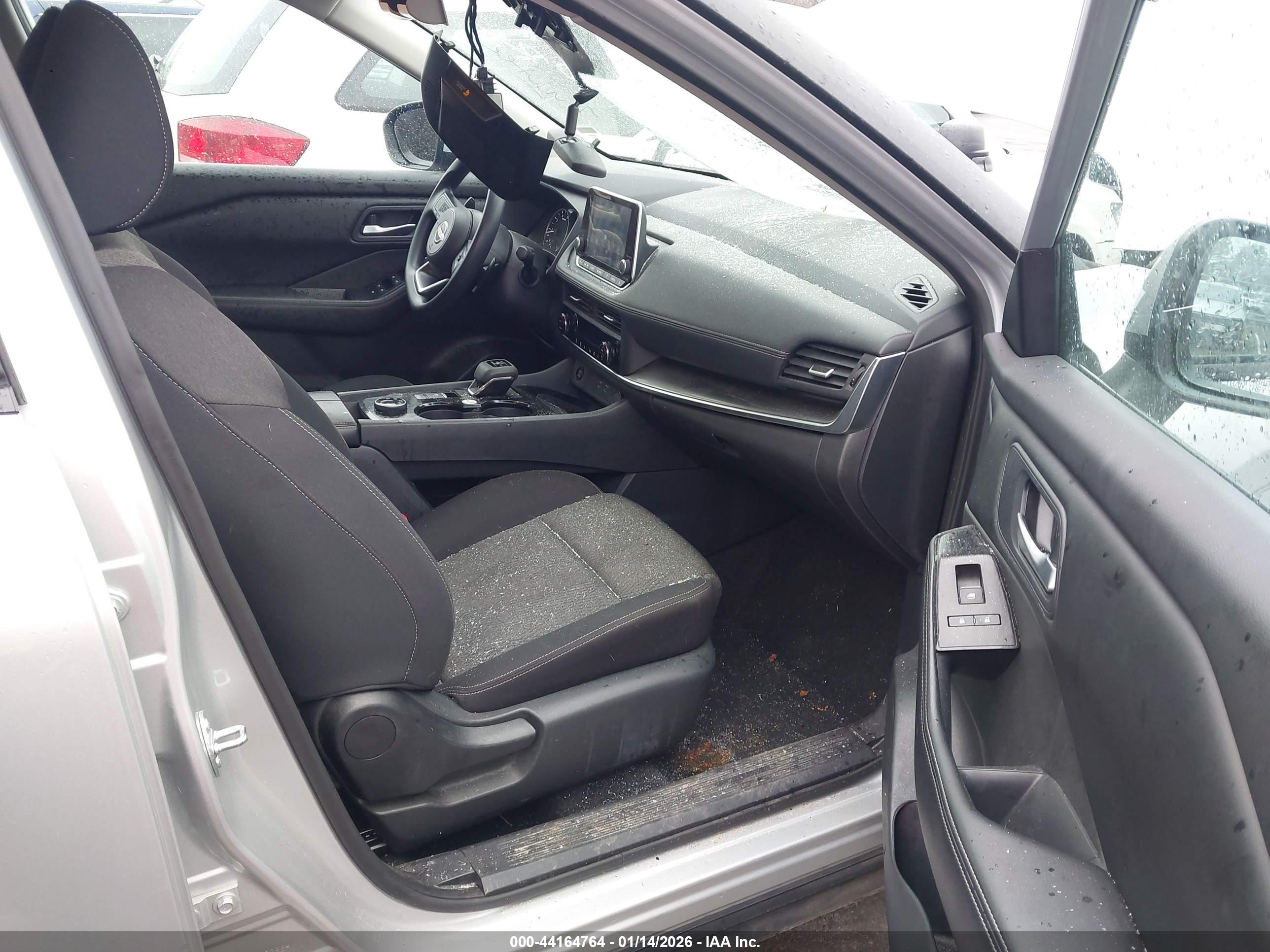 NISSAN ROGUE image 5