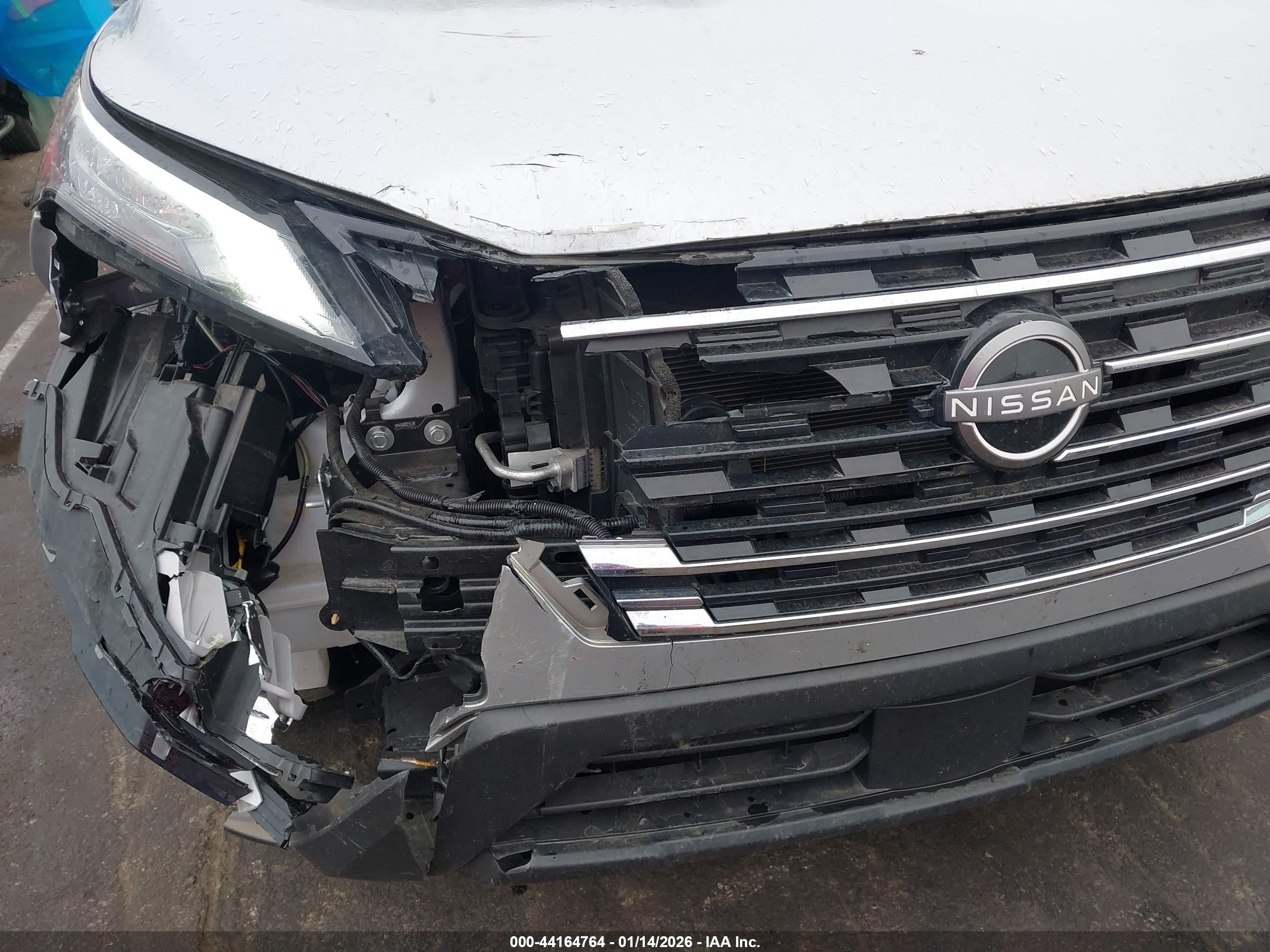 NISSAN ROGUE image 6