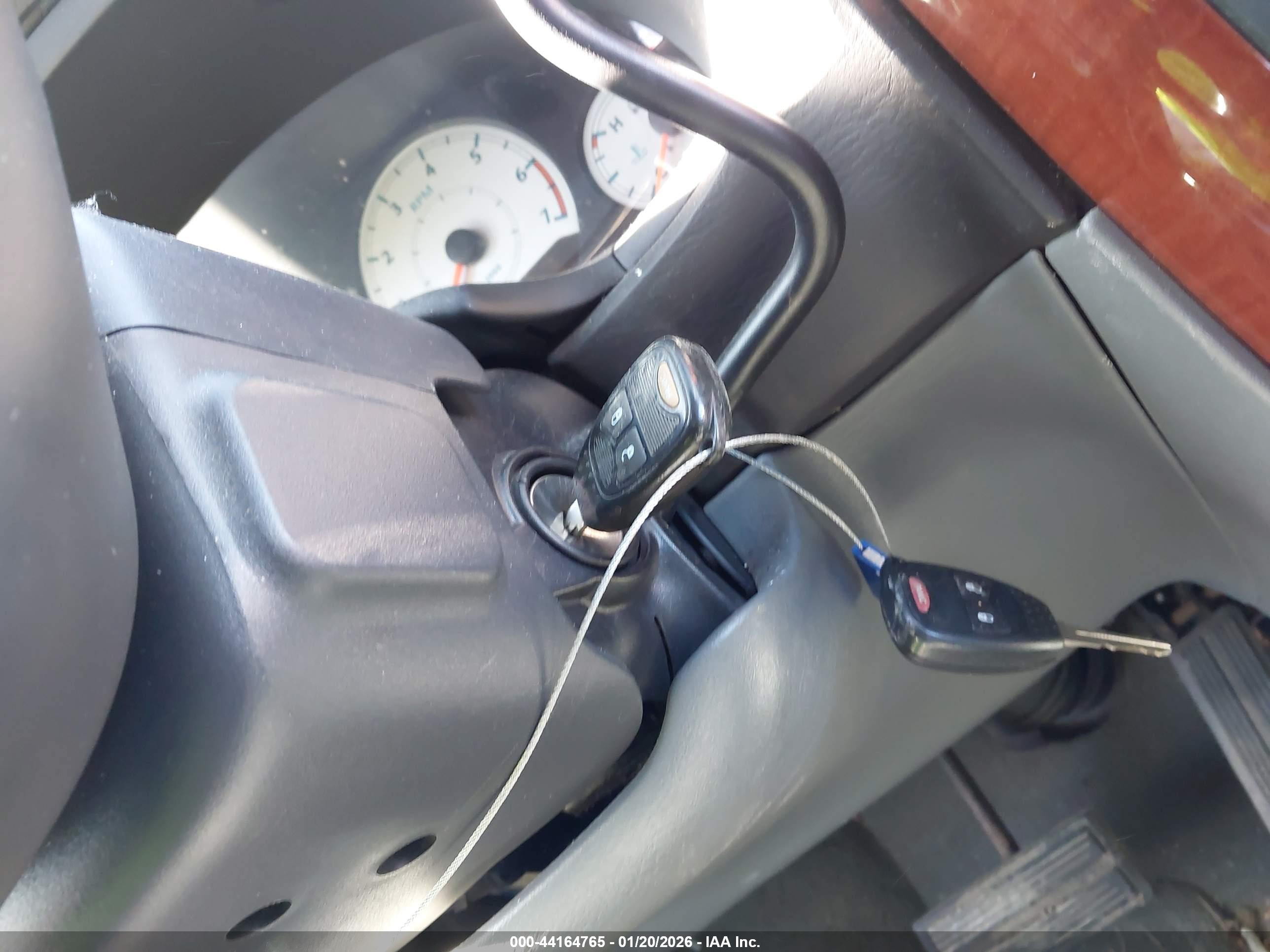 CHRYSLER TOWN image 11