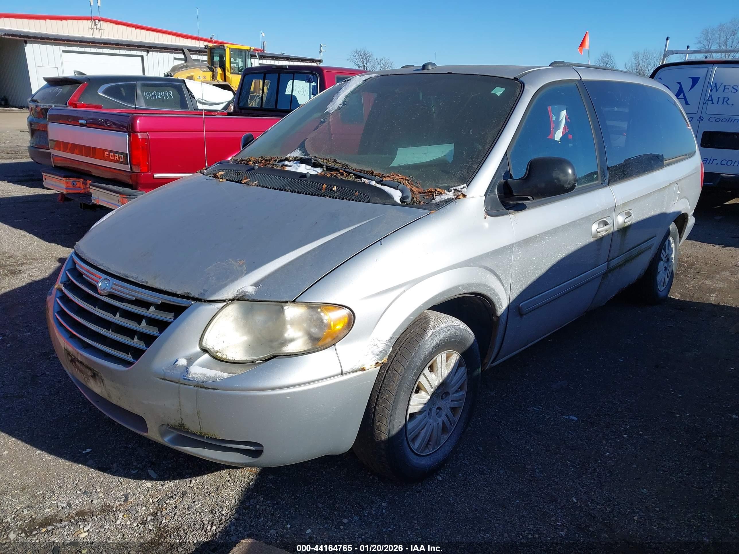 CHRYSLER TOWN image 2