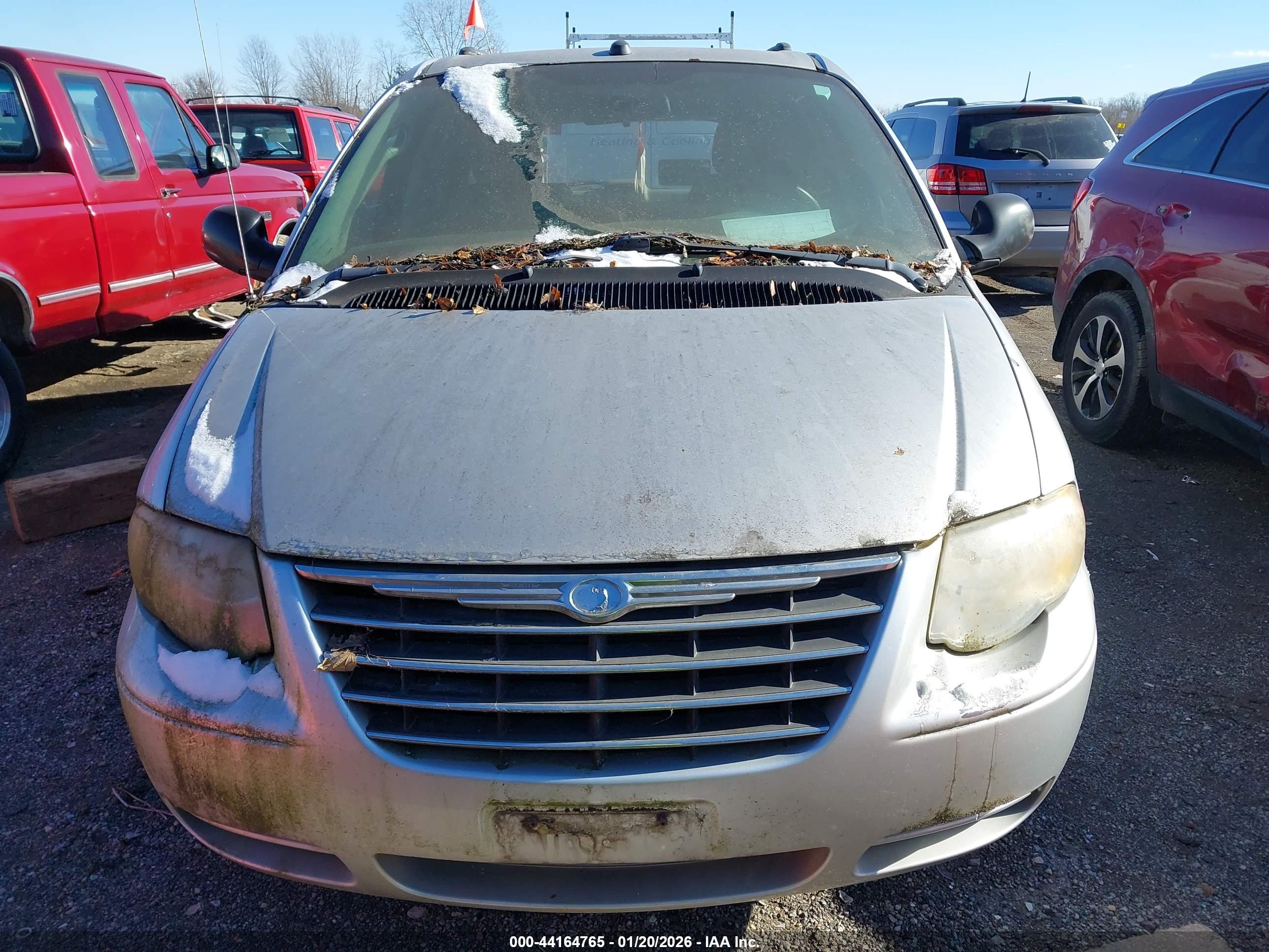 CHRYSLER TOWN image 6