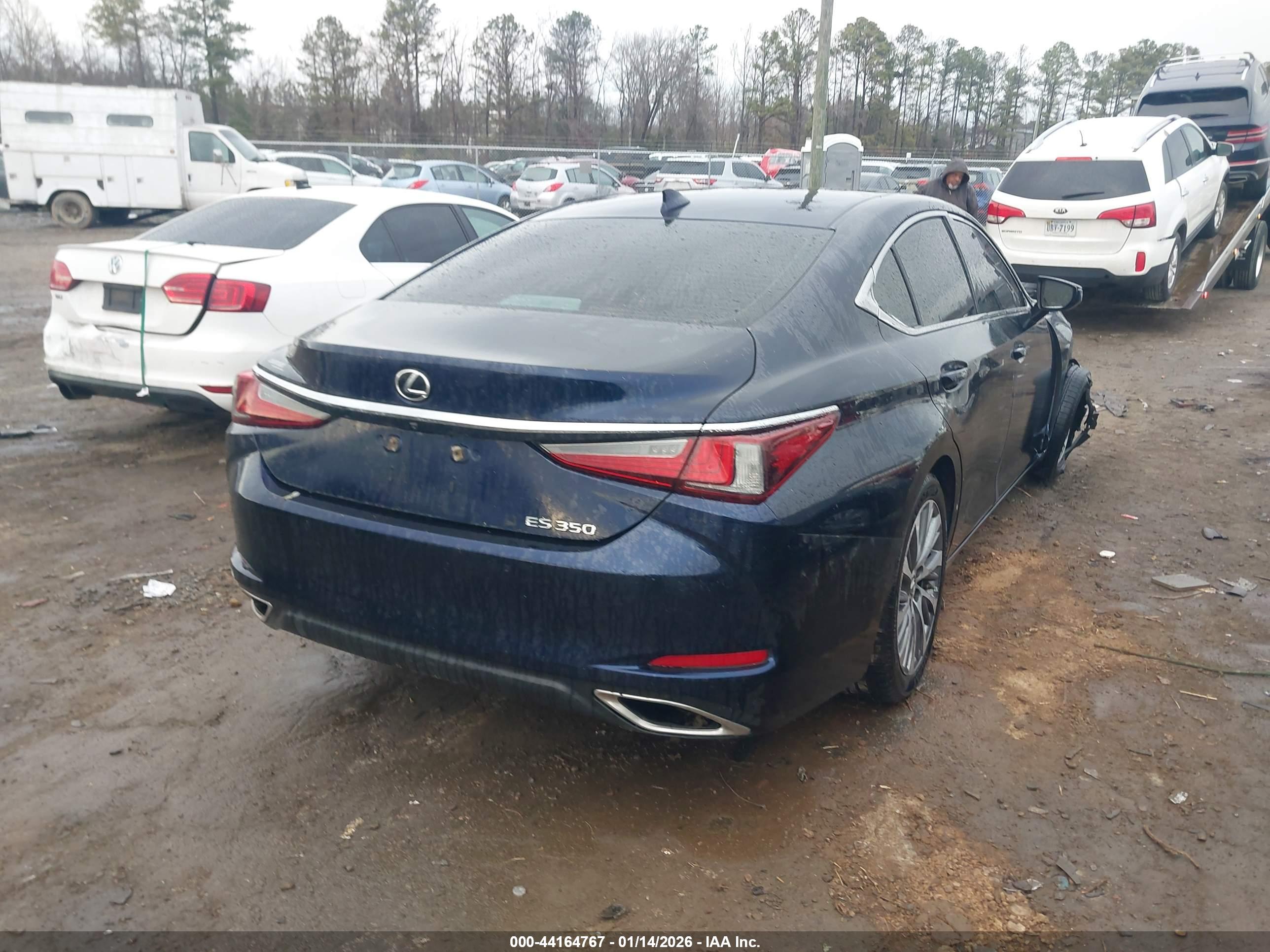 LEXUS ES image 4