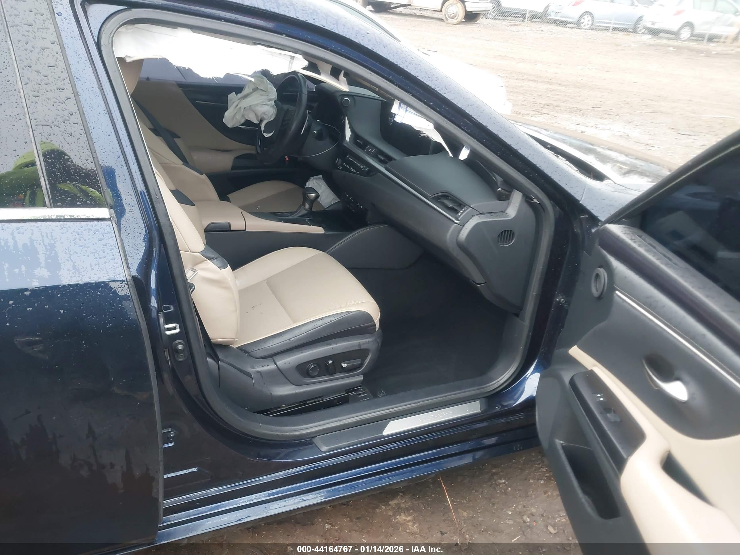 LEXUS ES image 5