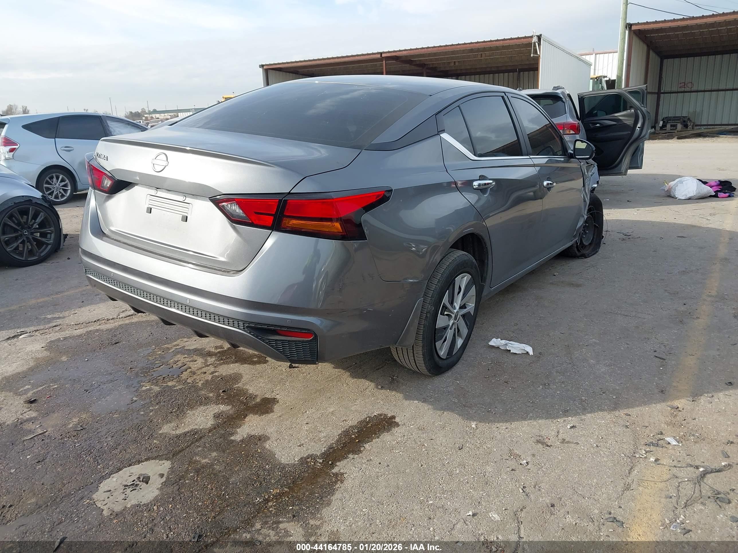 NISSAN ALTIMA image 4