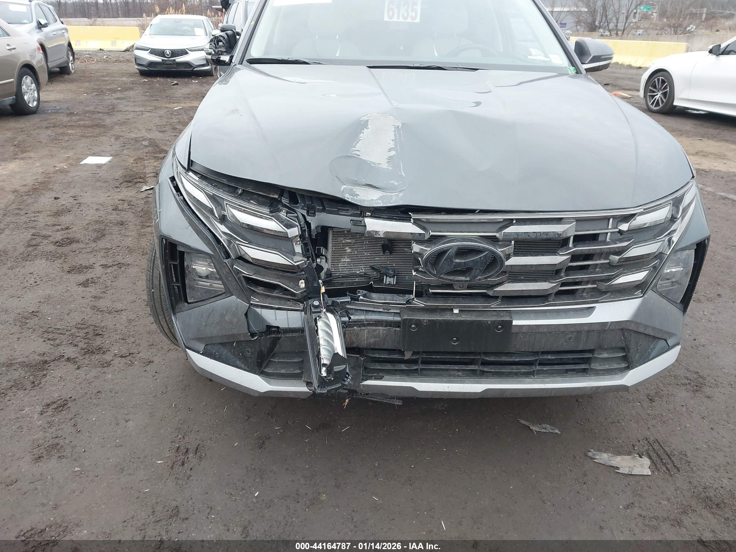 HYUNDAI TUCSON image 6