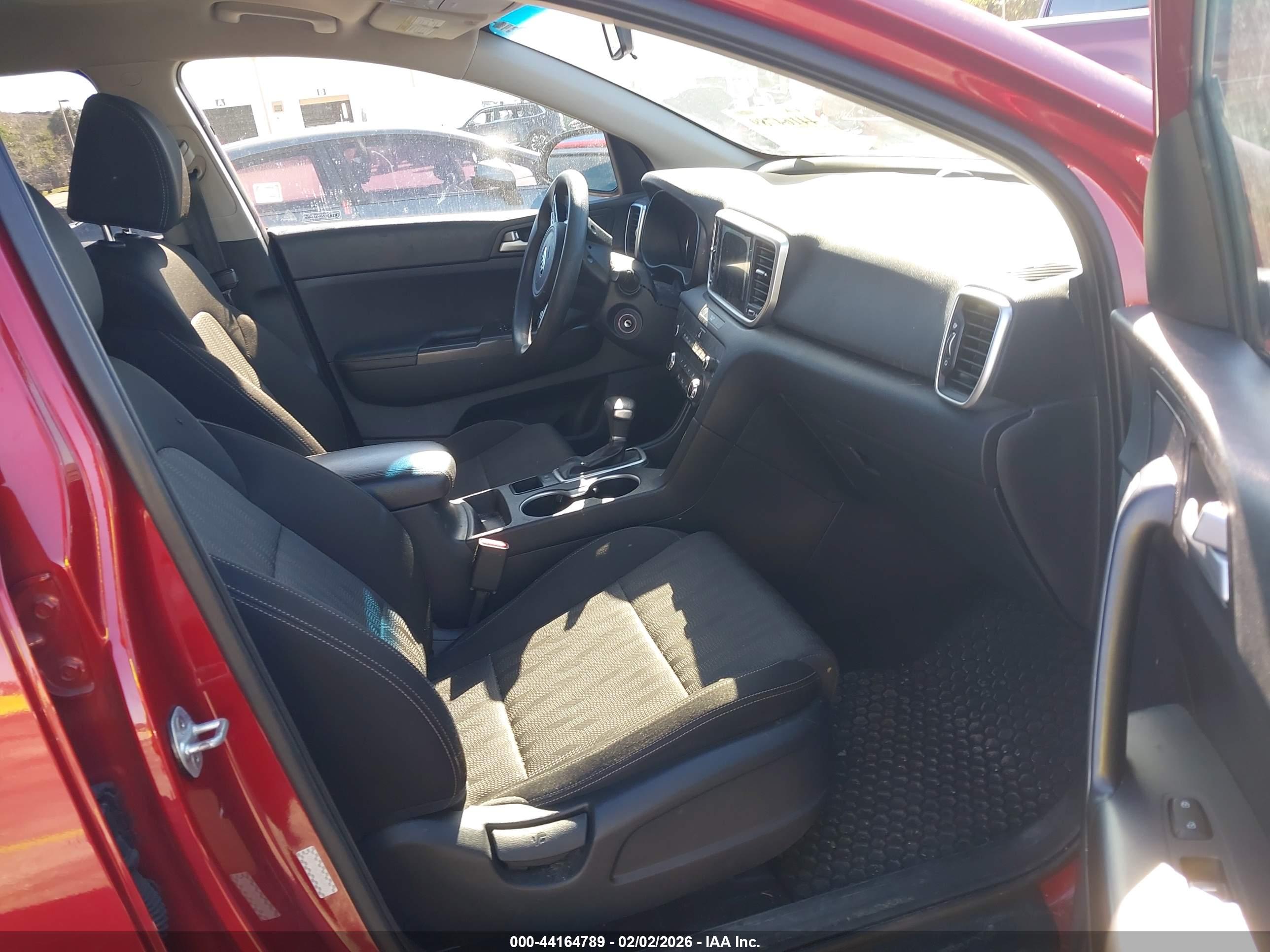 KIA SPORTAGE image 5