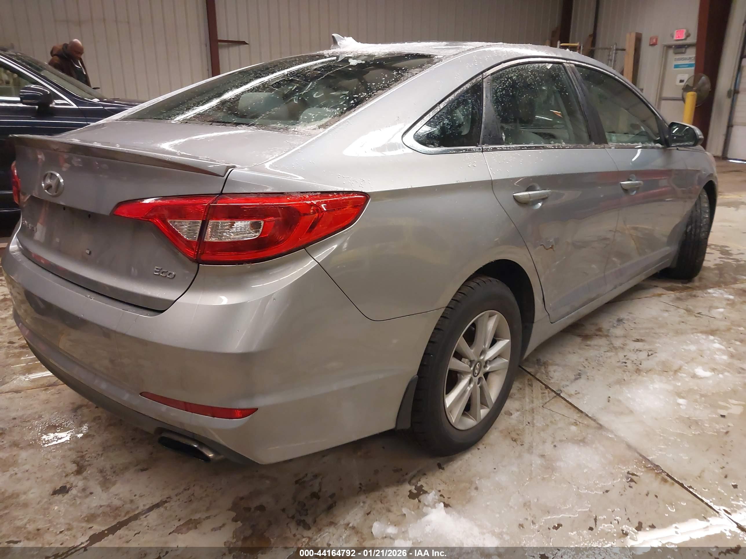 HYUNDAI SONATA image 4