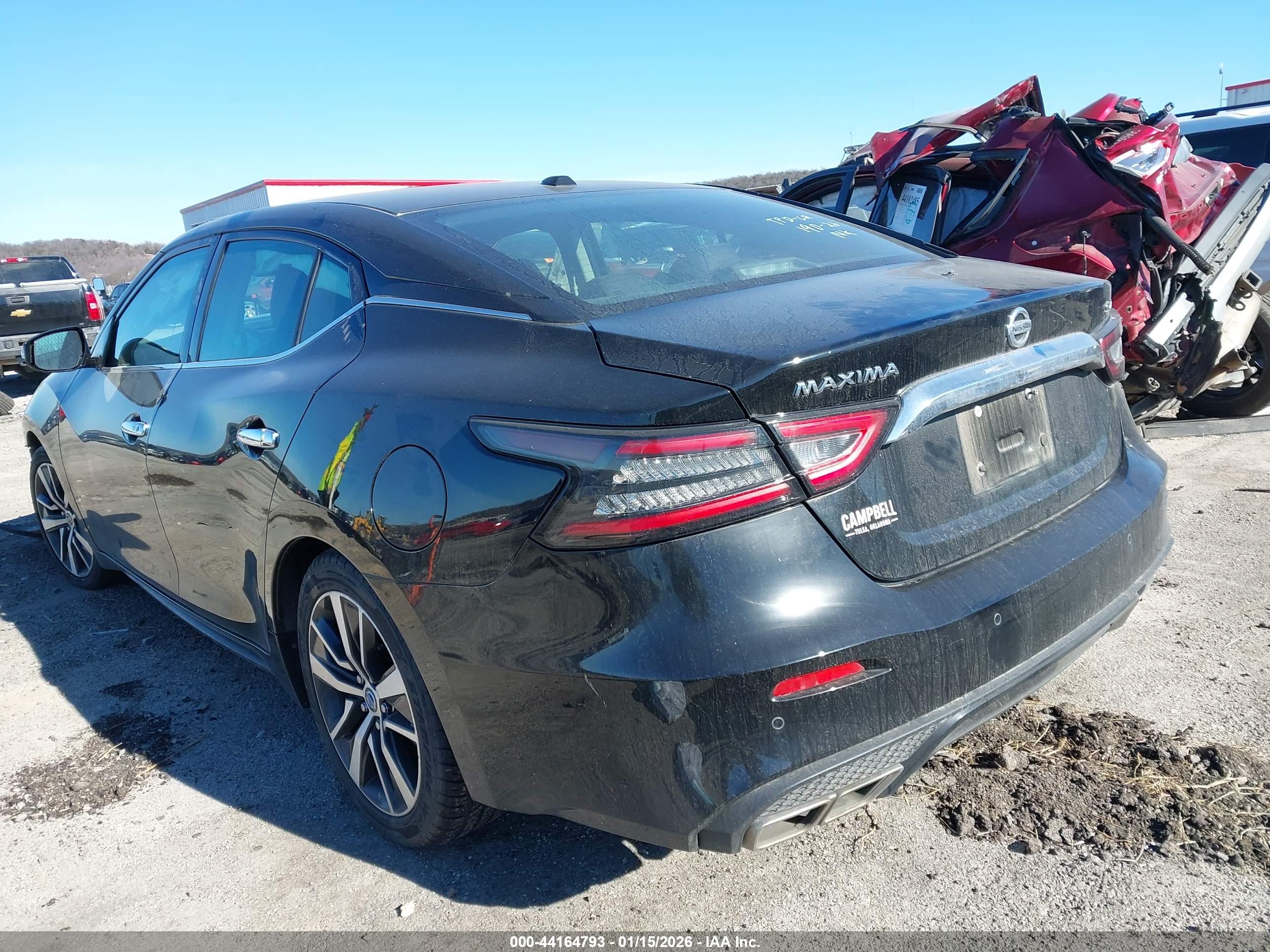 NISSAN MAXIMA image 3