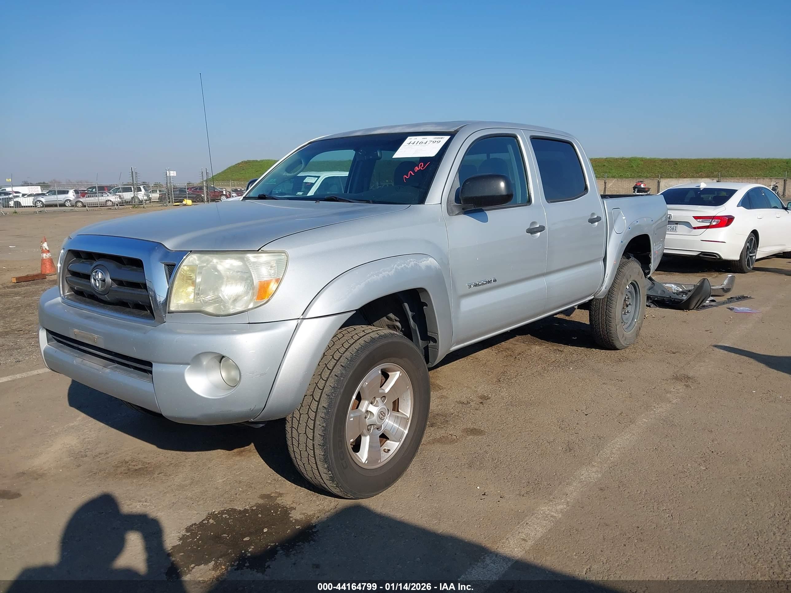 TOYOTA TACOMA image 2