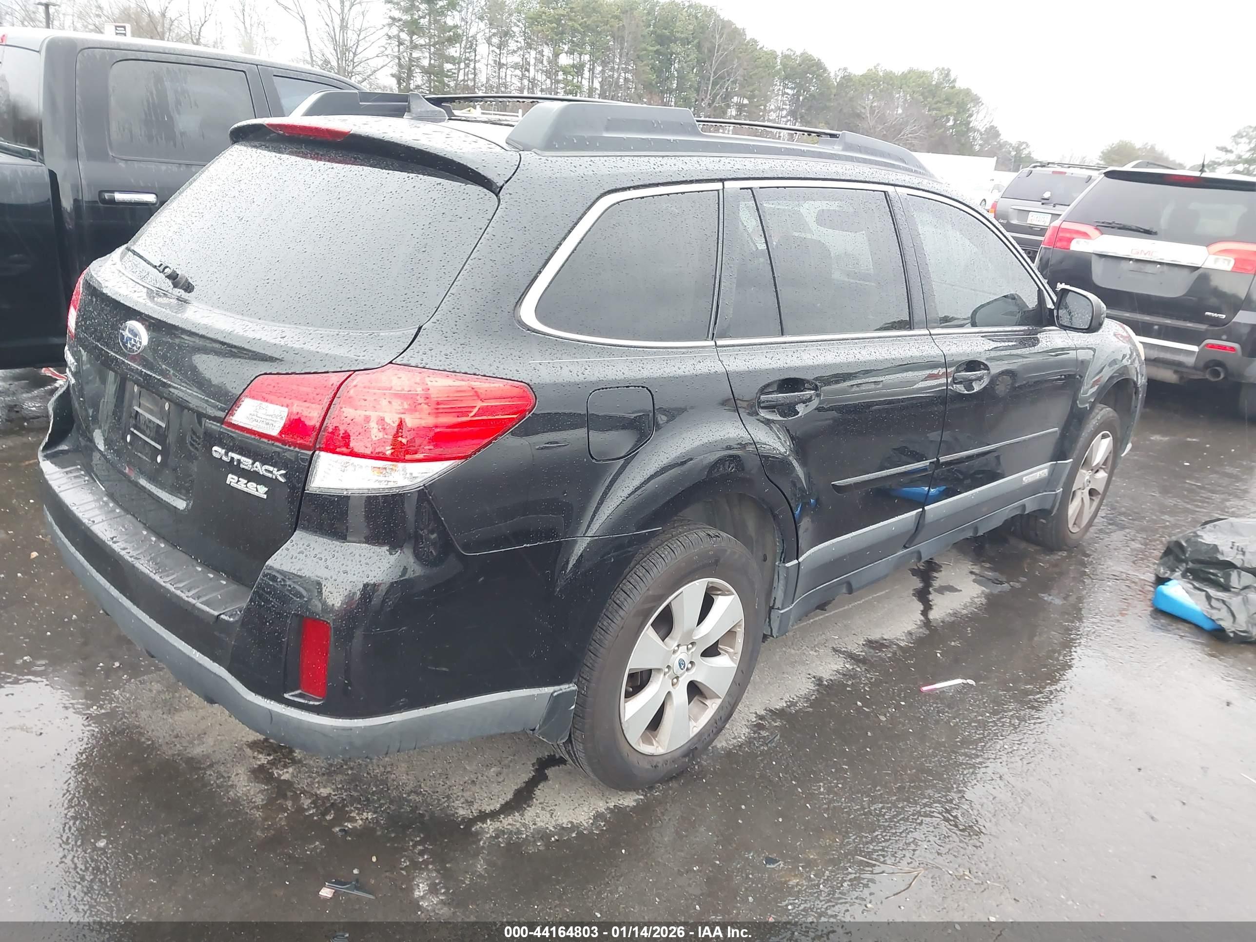 SUBARU OUTBACK image 4