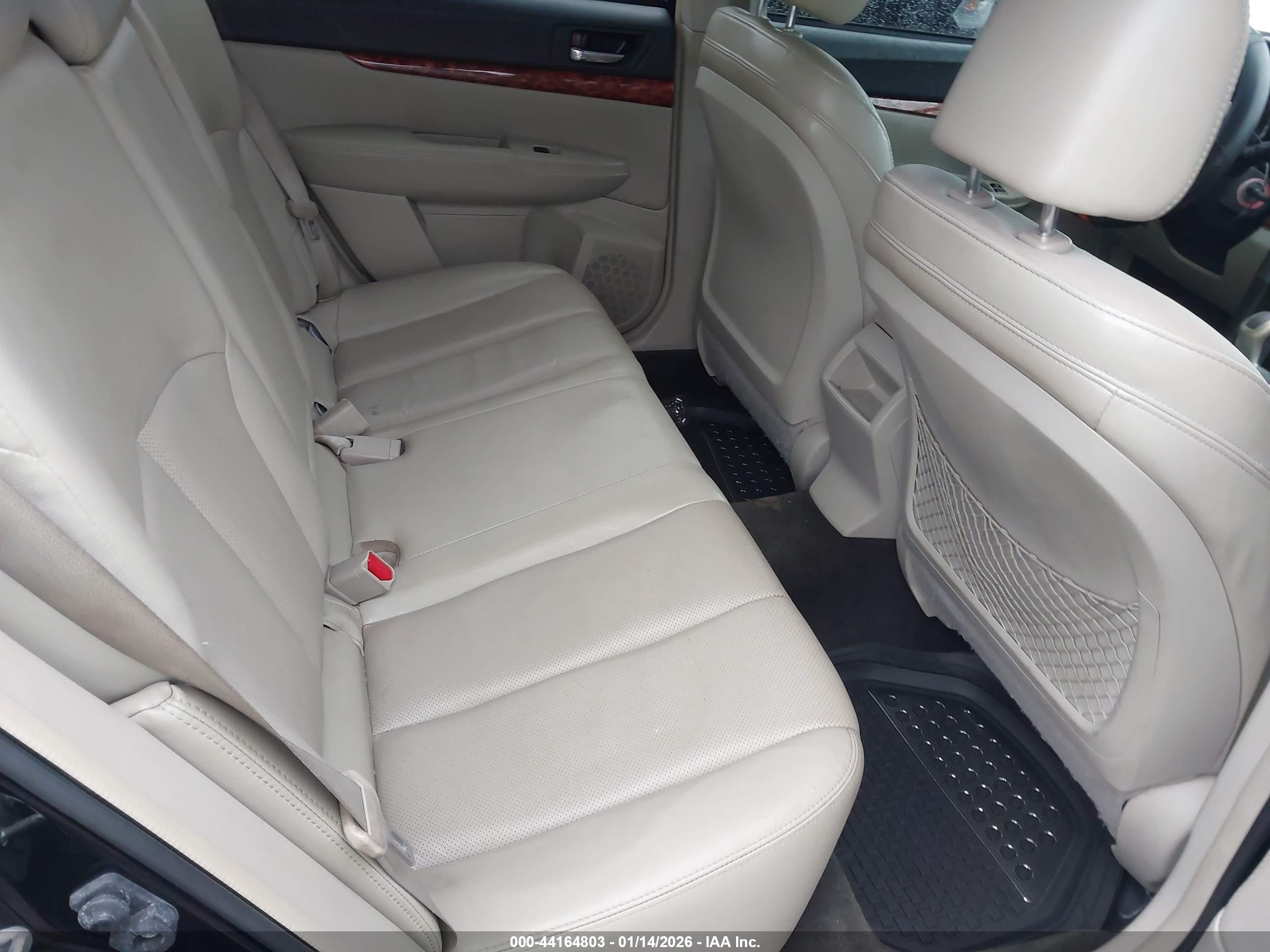SUBARU OUTBACK image 8