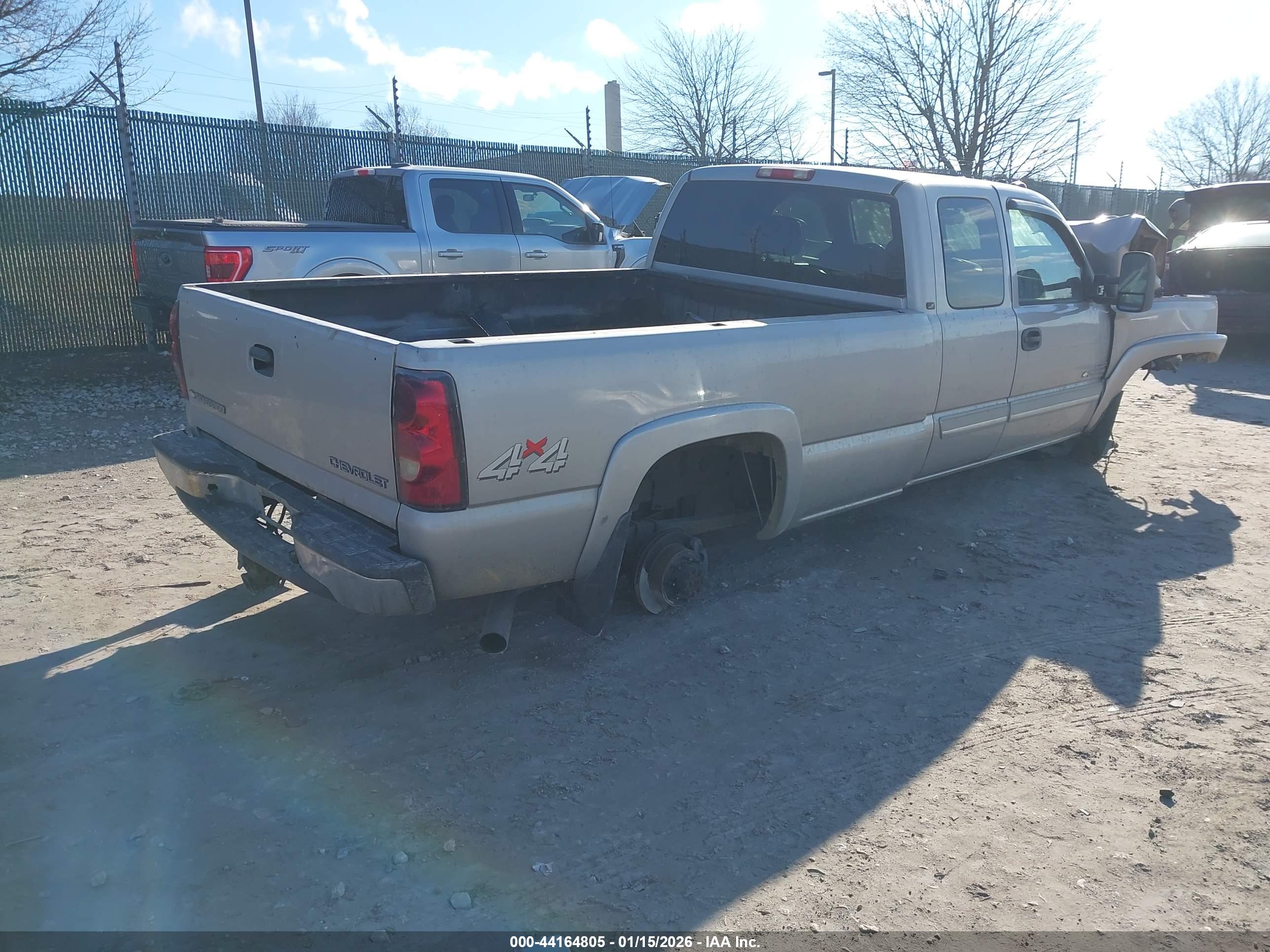CHEVROLET SILVERADO image 4