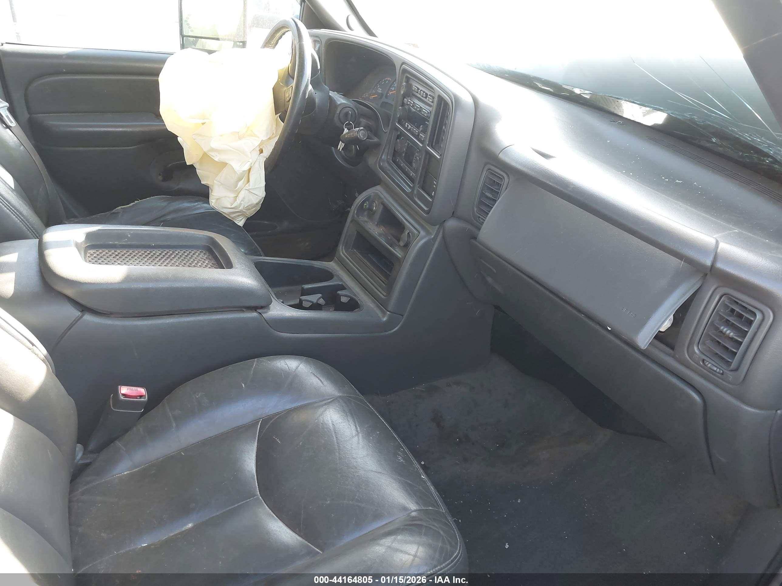CHEVROLET SILVERADO image 5