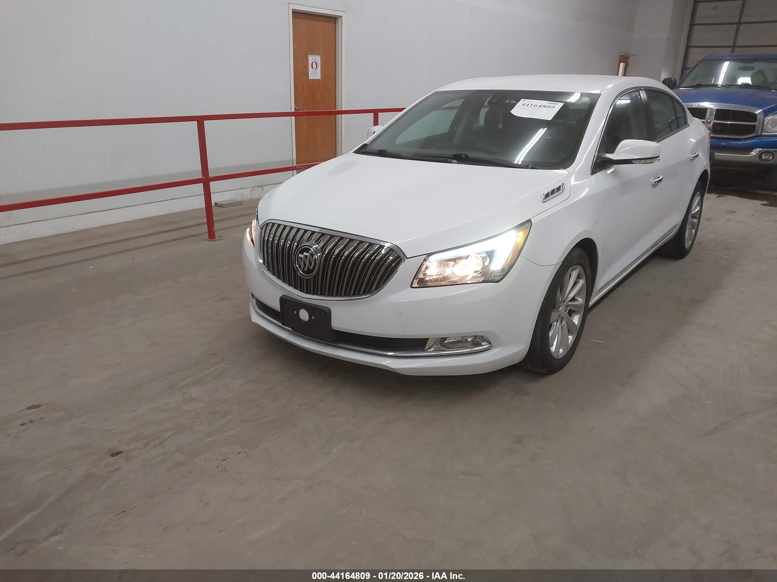 BUICK LACROSSE image 2