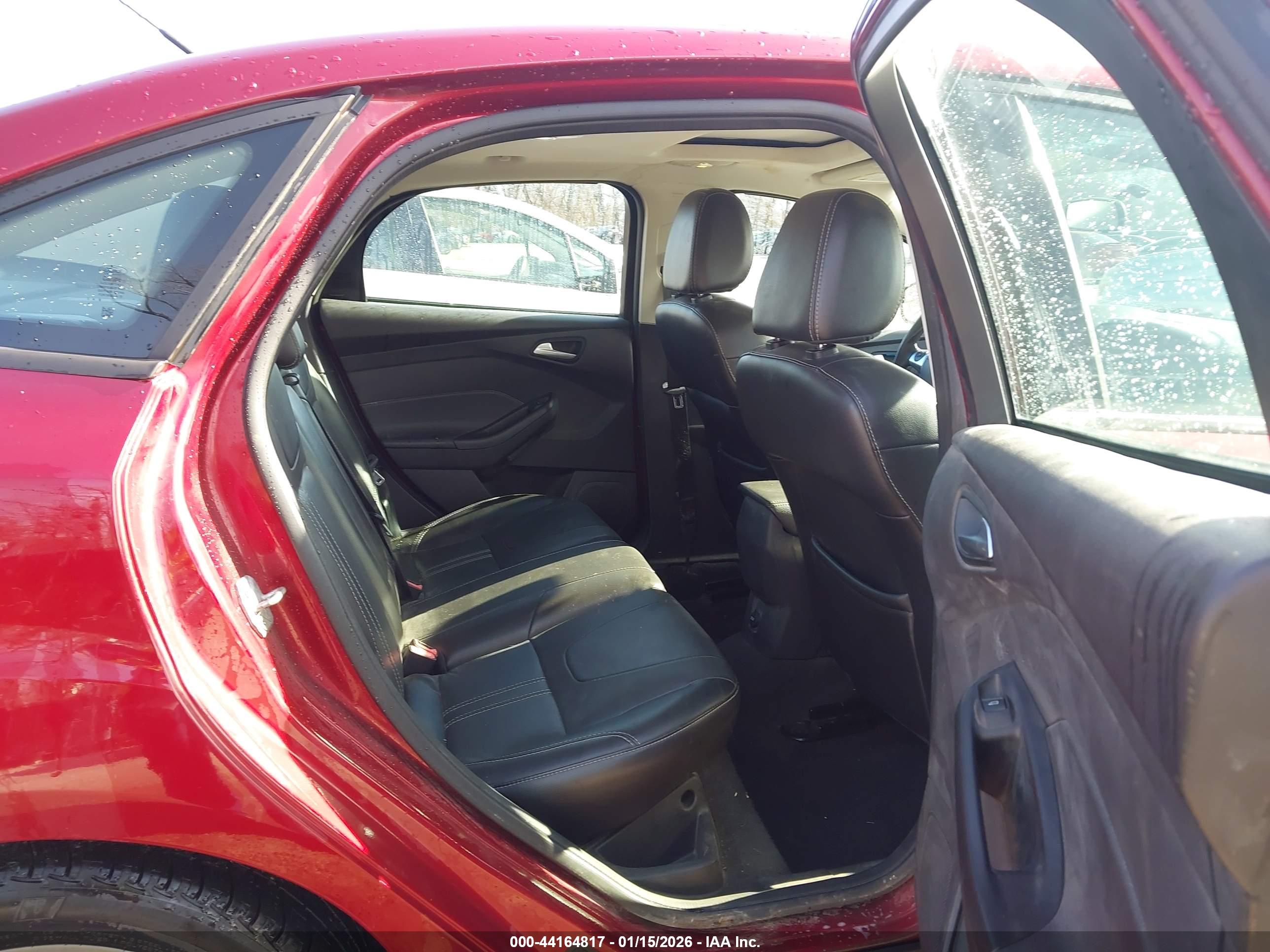 FORD FOCUS image 8