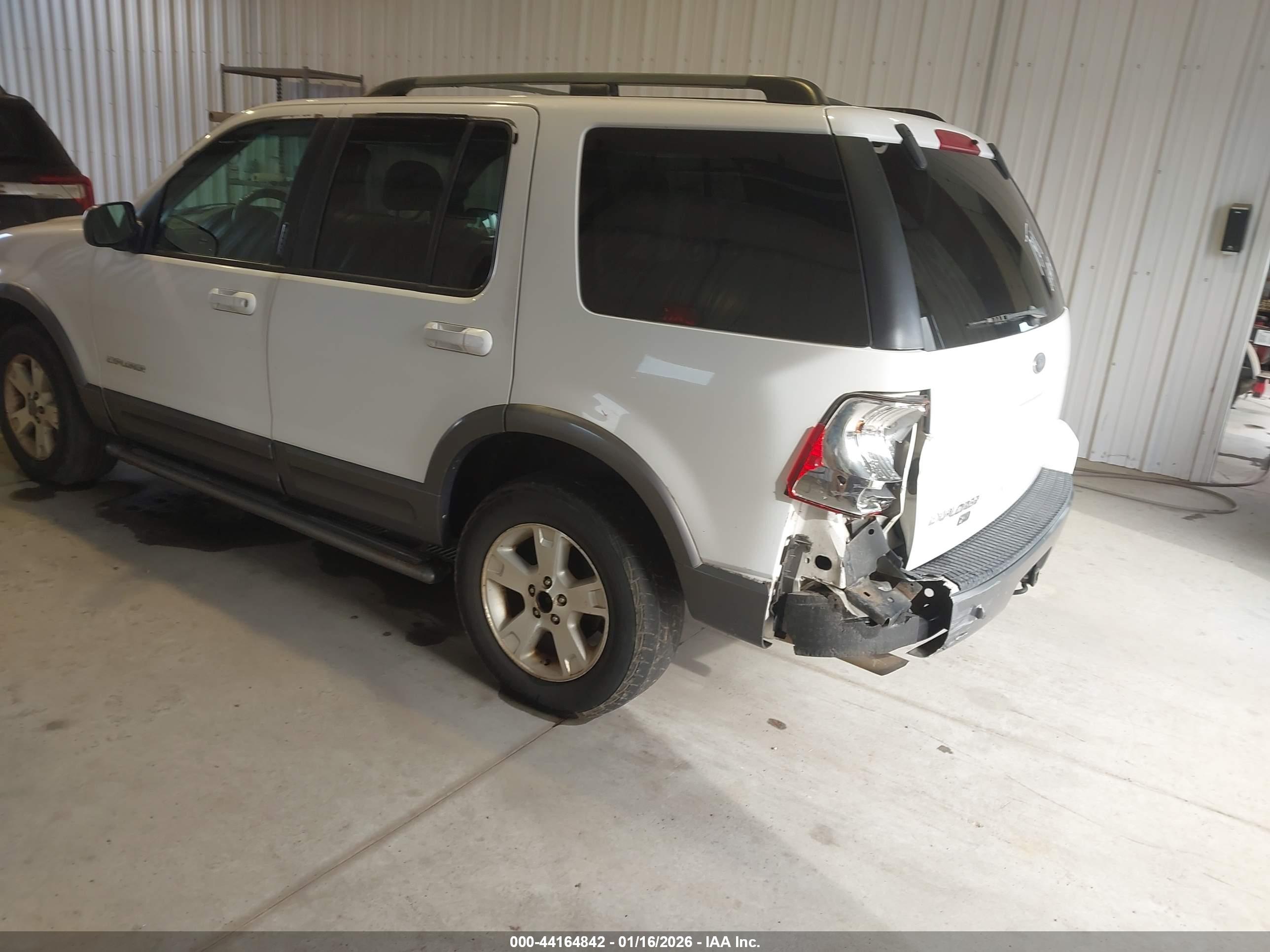 FORD EXPLORER image 3