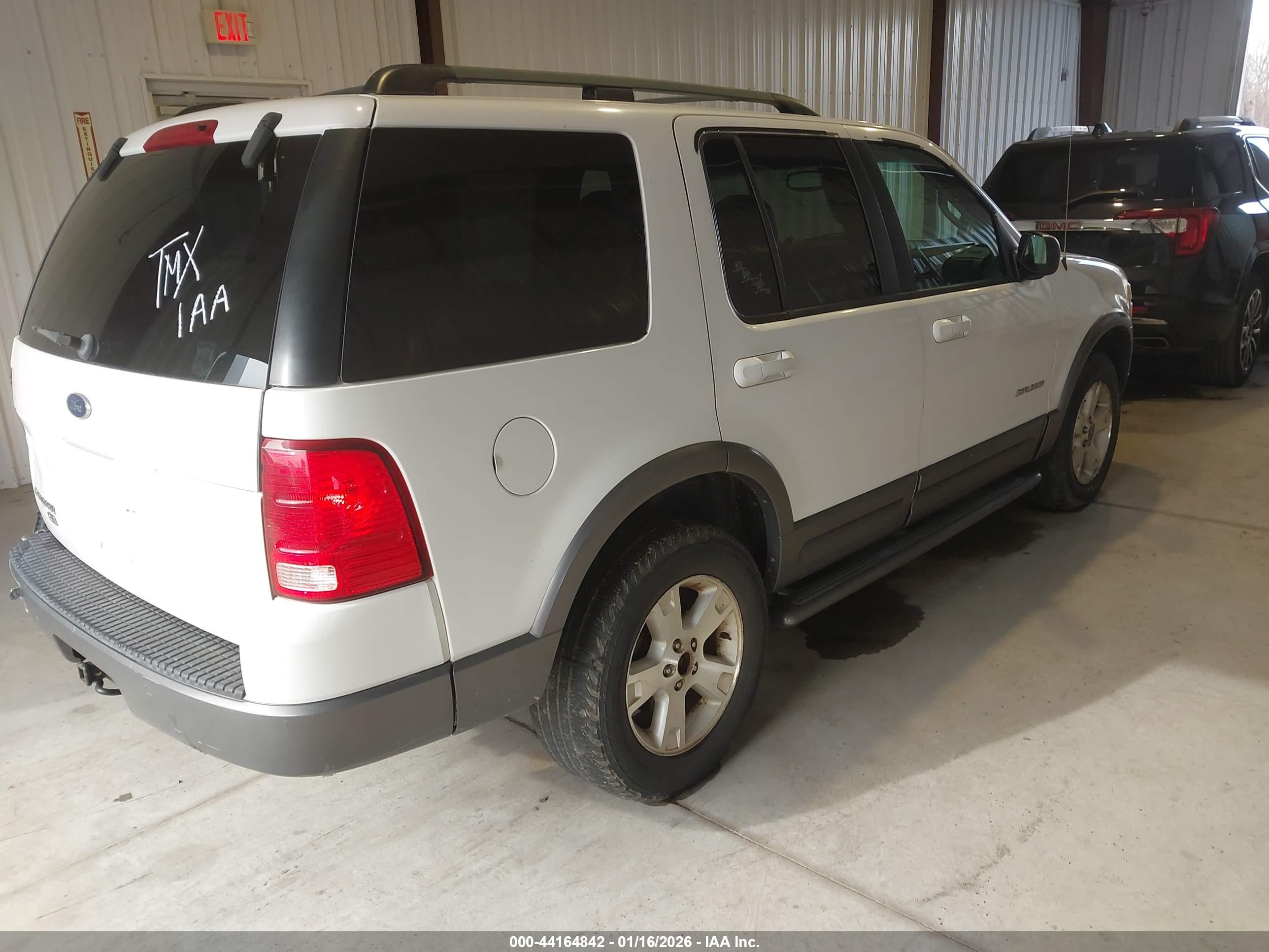 FORD EXPLORER image 4