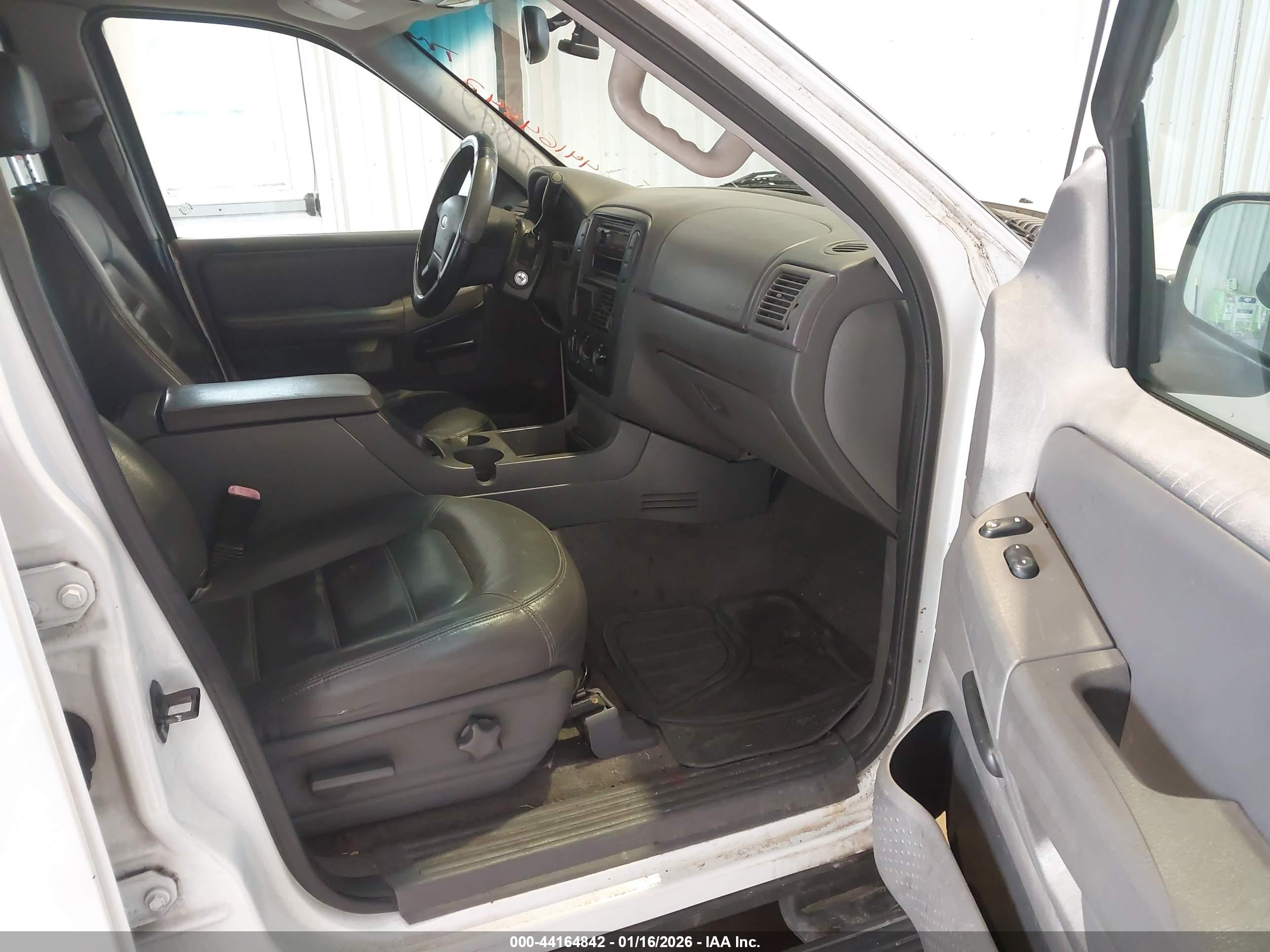 FORD EXPLORER image 5