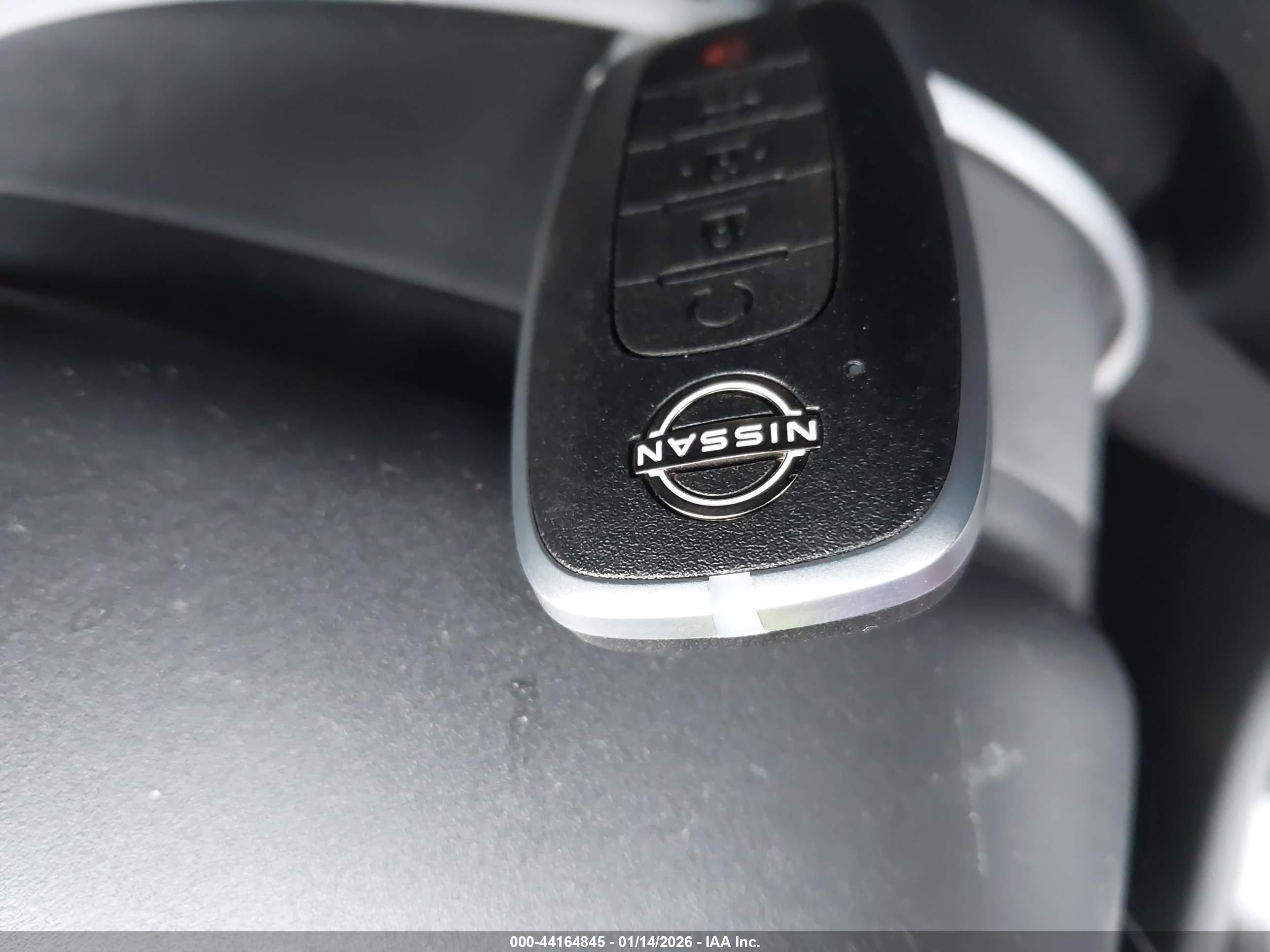 NISSAN ROGUE image 11